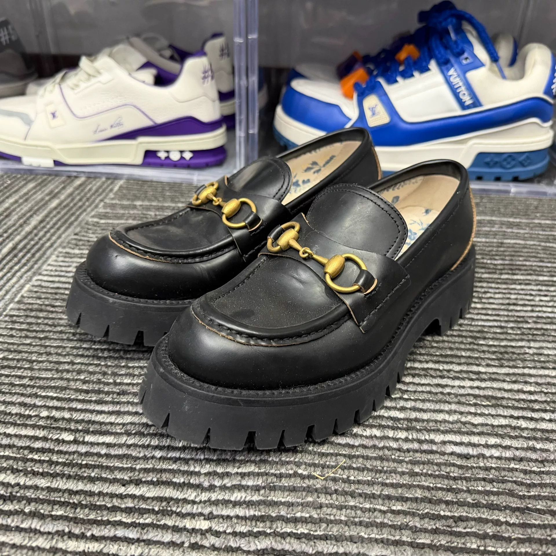 Gucci Gucci Embroidered Lowtop Sneakers us_6 Women Size US 6 / IT 36 - 1 Thumbnail