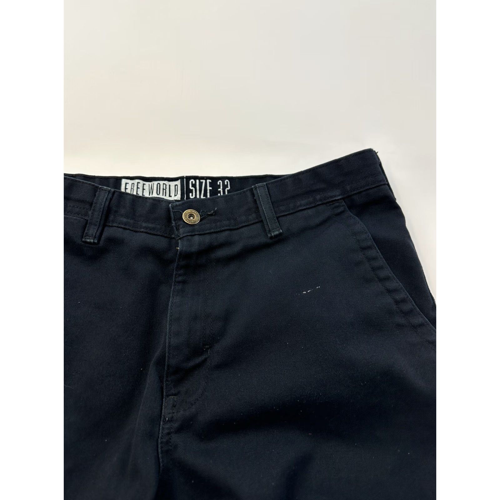 Vintage VINTAGE Free World Shorts Men 32 Black Chino Skateboarding Y2K 90s Mens Size US 32 / EU 48 - 3 Thumbnail