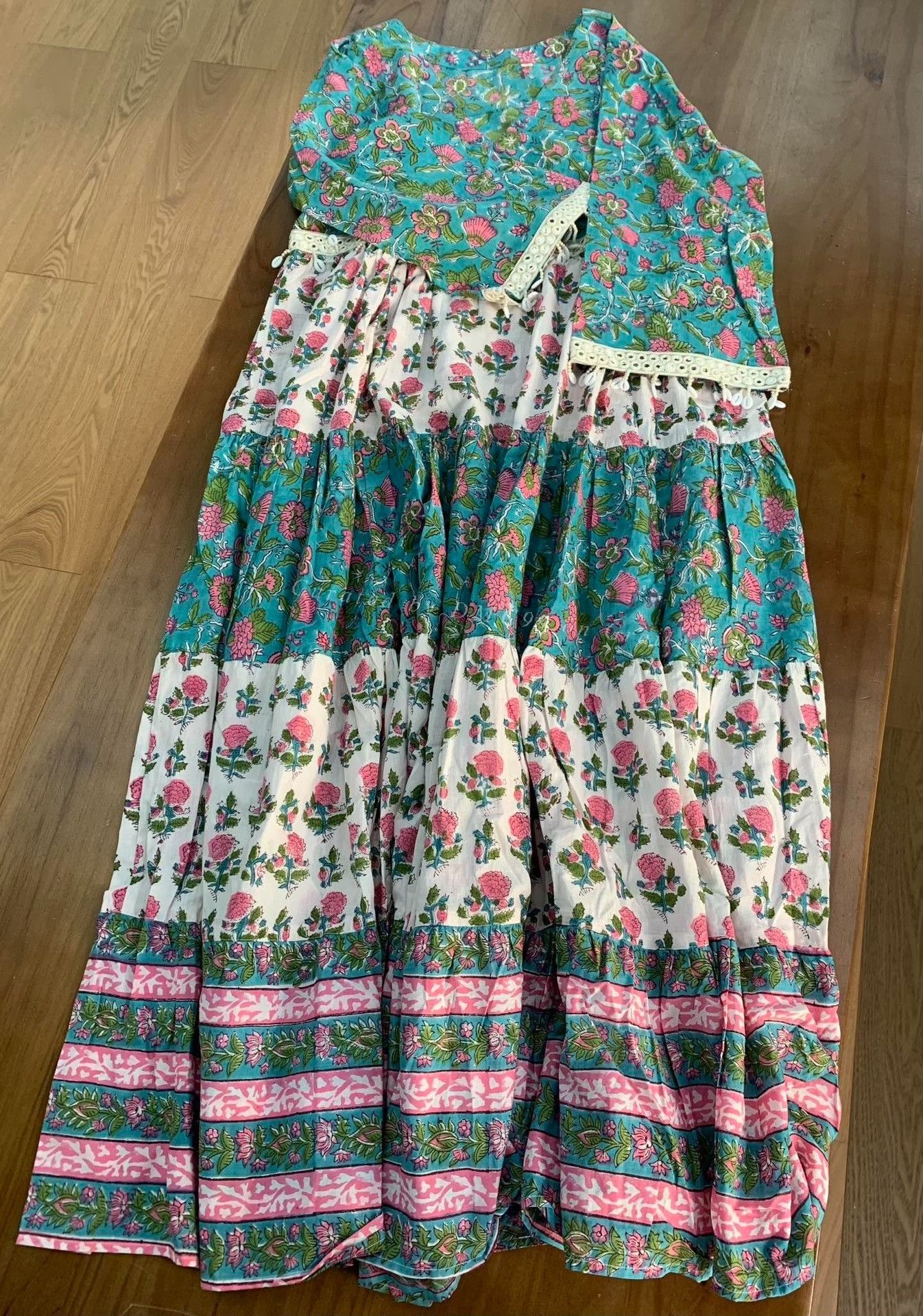Other Indian Hand-Dyed Floral Patchwork Dress Size M / US 6-8 / IT 42-44 - 1 Thumbnail
