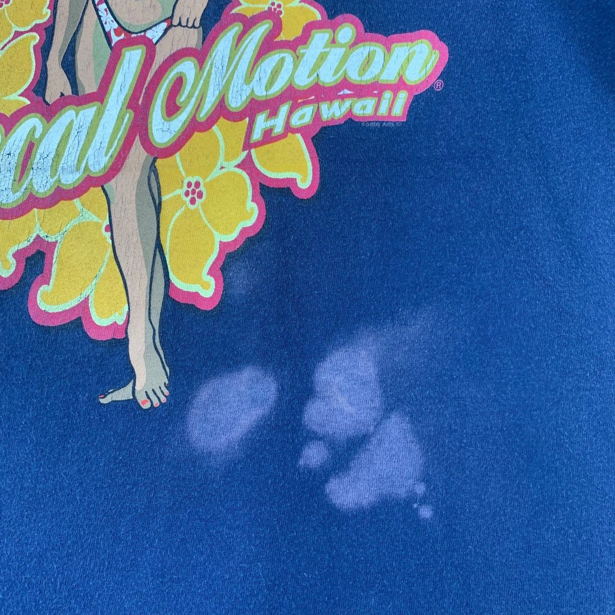 Vintage Vintage 90s LOCAL MOTION hawaii big logo Surfing tee Size US L / EU 52-54 / 3 - 11 Thumbnail