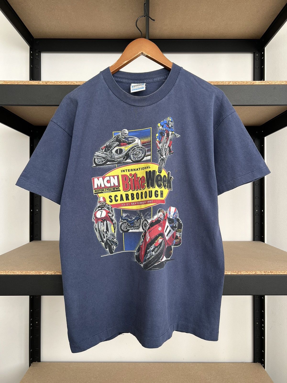 Vintage Vintage 1997 Bike Week Scarborough MCN Moto Racing T-shirt Size US L / EU 52-54 / 3 - 1 Thumbnail