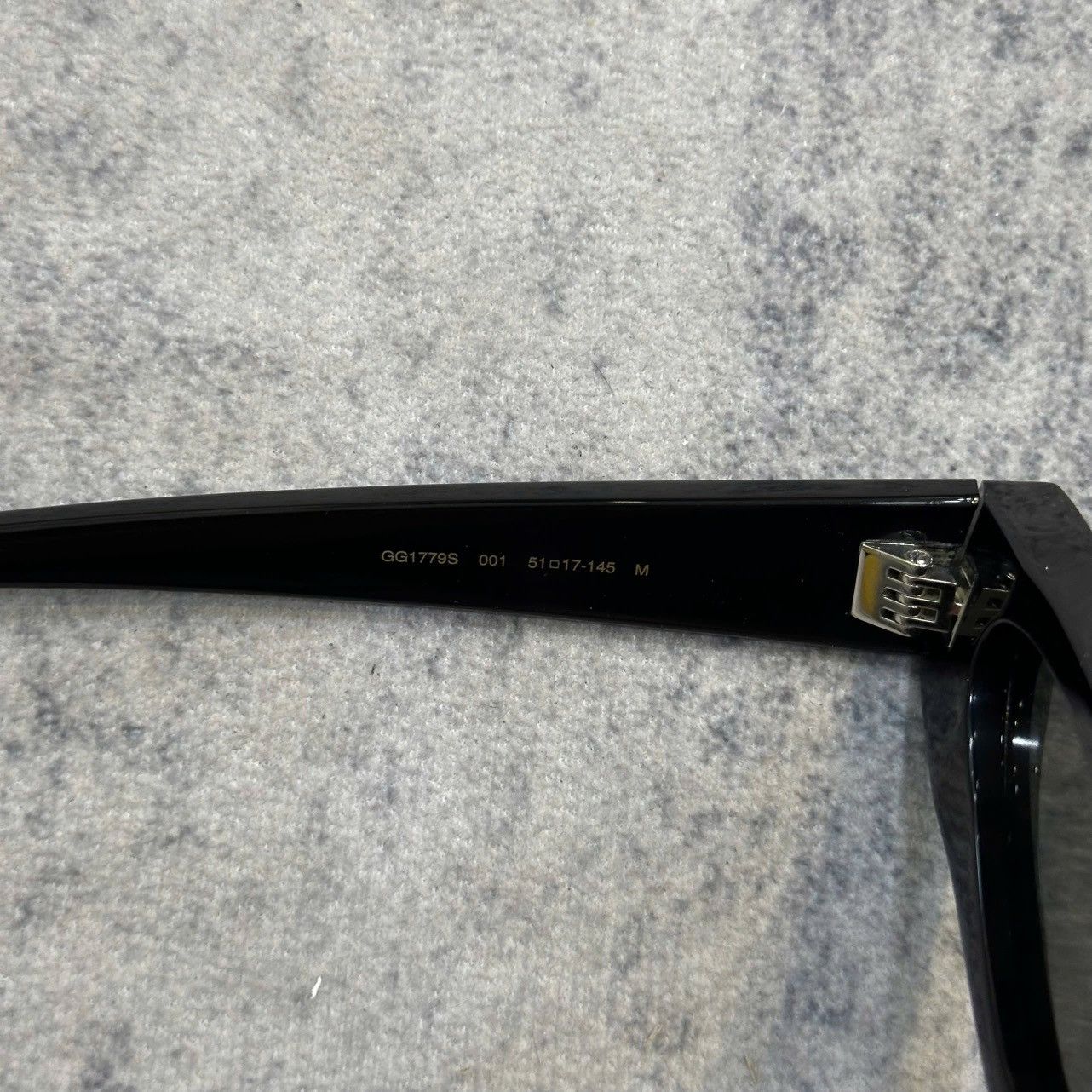 Gucci GUCCI GG1779S 001 Size ONE SIZE - 4 Thumbnail