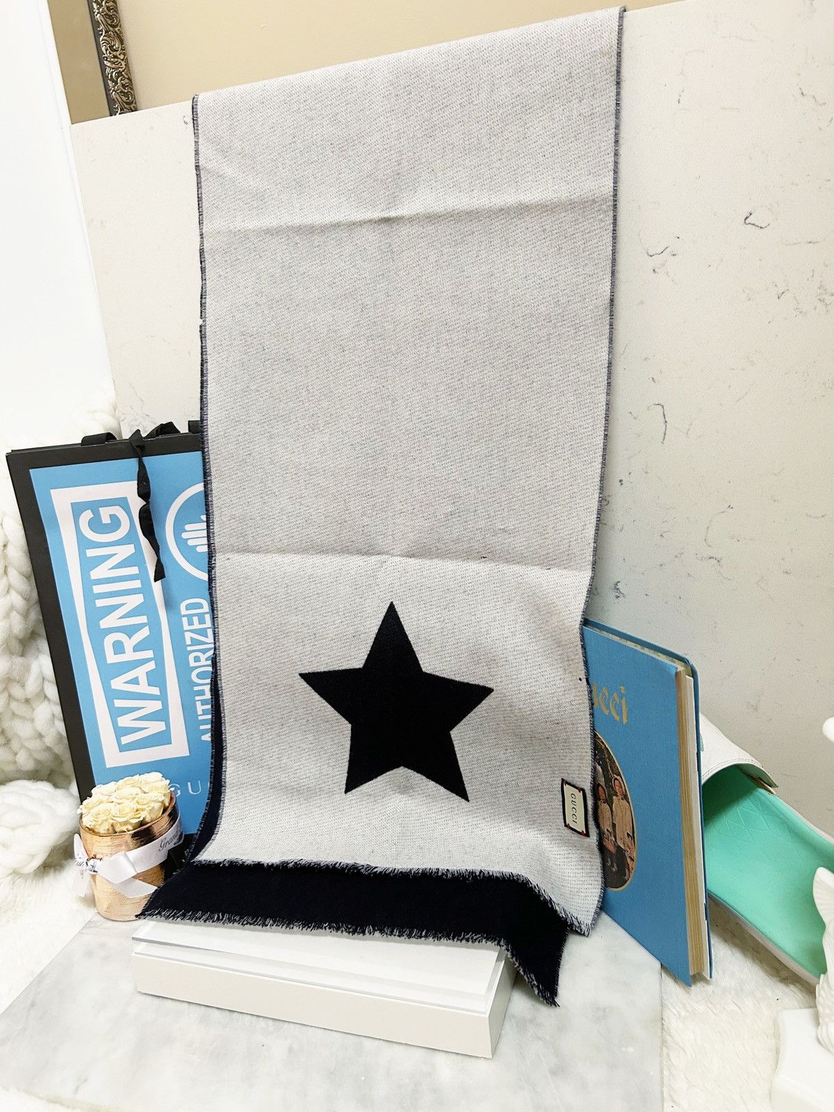 Gucci Authentic Gucci Wool L’ Aveugle Navy Star / Bee Scarf Size ONE SIZE - 9 Thumbnail