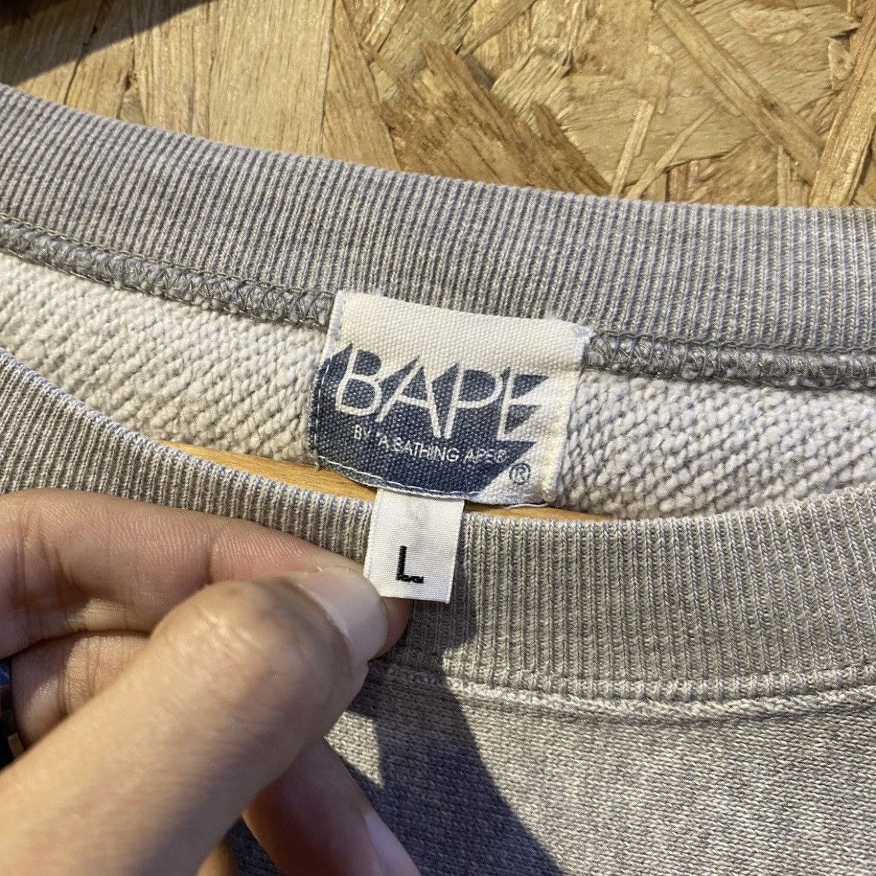 Bape × Vintage Neon Logo Crewneck Sweatshirts Size US L / EU 52-54 / 3 - 9 Thumbnail