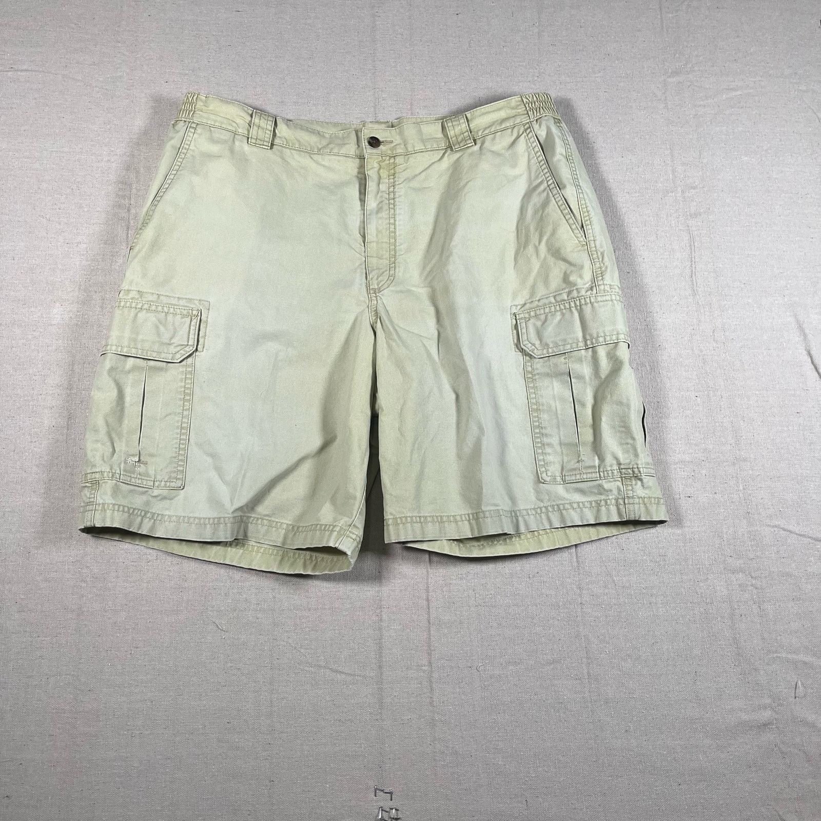 L.L. Bean Vintage L.L. Bean Cargo Shorts Mens 38 Comfort Waist Y2K Tan Size US 38 / EU 54 - 1 Thumbnail