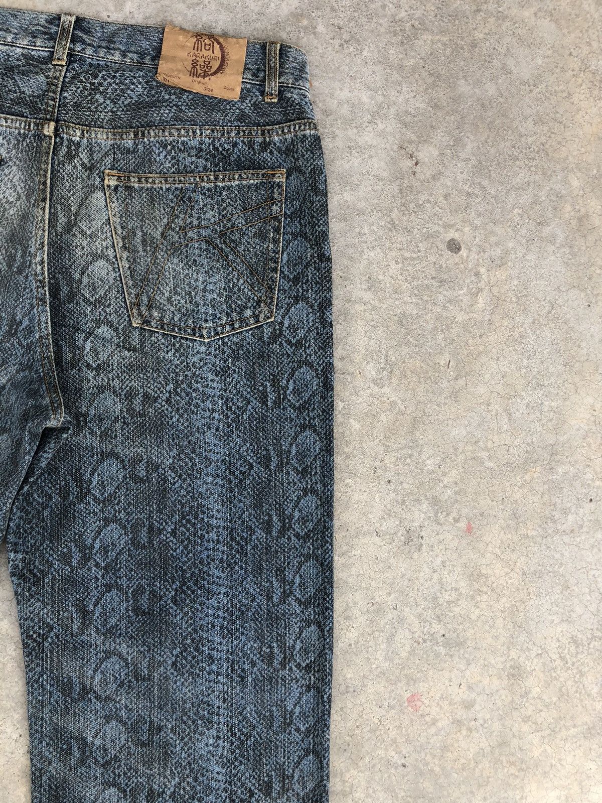 Karakuri Tamashii Karakuri Tamashii Embroidered Jeans Baggy Snake Skin Size US 37 - 10 Thumbnail