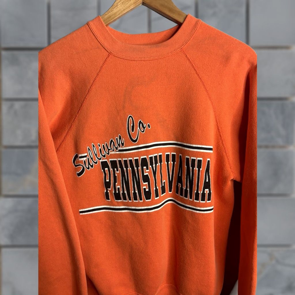 Vintage VINTAGE Sullivan Pennsylvania SweatER Mens M Orange Crewneck Pullover Sportswear 90s Mens Size US M / EU 48-50 / 2 - 1 Thumbnail