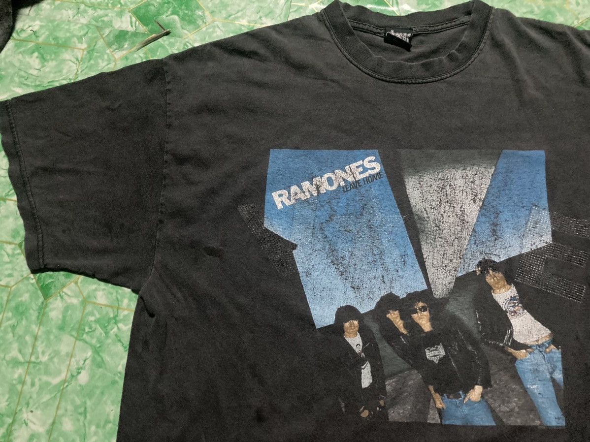 Band Tees × Vintage Vintage T-shirt Ramones Promo Album Size US XL / EU 56 / 4 - 4 Thumbnail