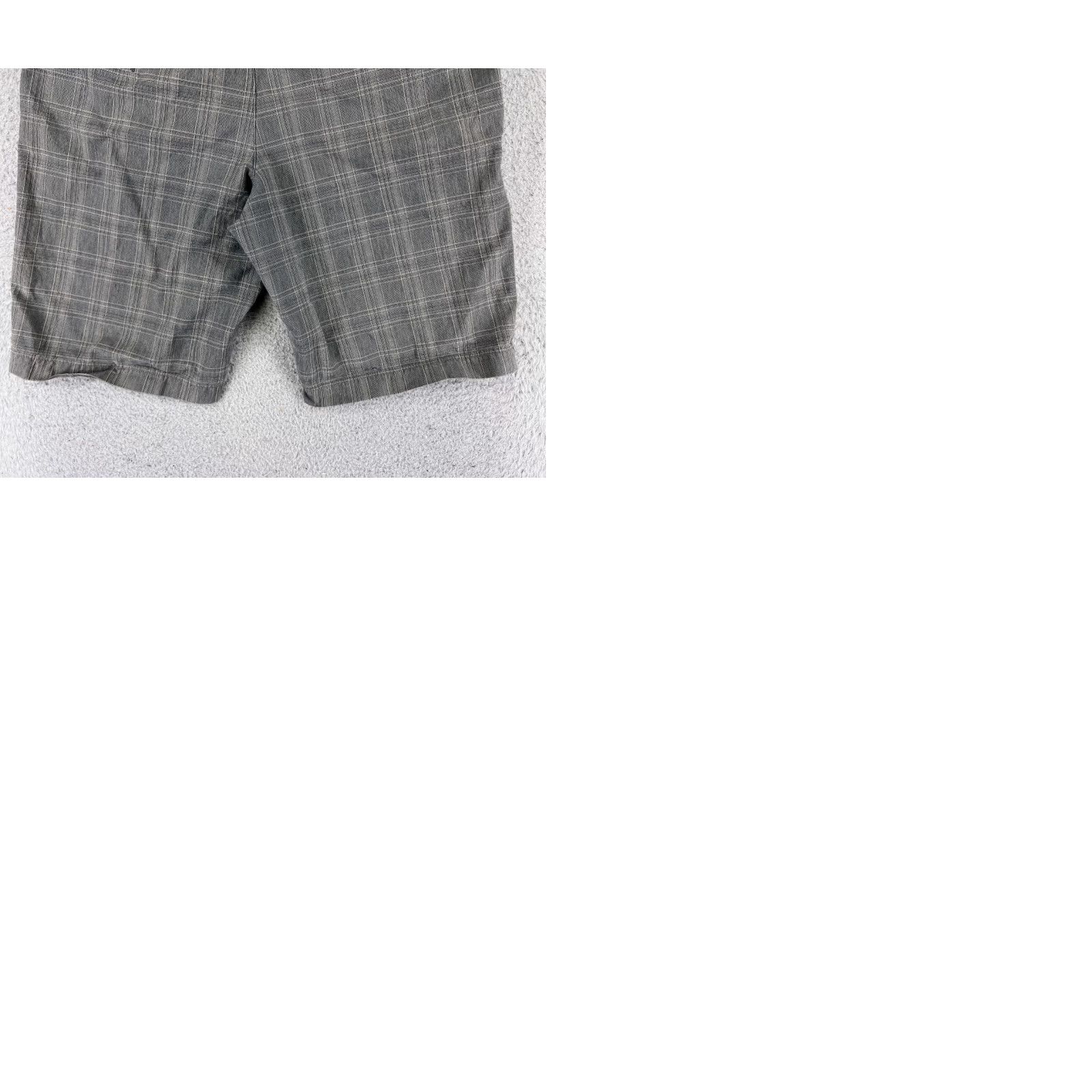 The North Face The North Face Shorts Womens 28 Gray Plaid 100% Cotton Golf Hiking 28x10 Size 28" / US 6 / IT 42 - 10 Thumbnail