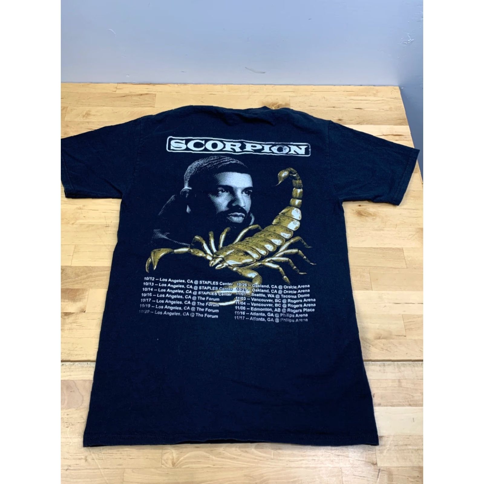 Jerzees 2018 Aubrey & The Three Migos Concert Shirt Mens S Black Merch Drake 12088 Shirt Mens S Black Concert Merch 2018 Aubrey & The Three Migos Size US S / EU 44-46 / 1 - 7 Thumbnail