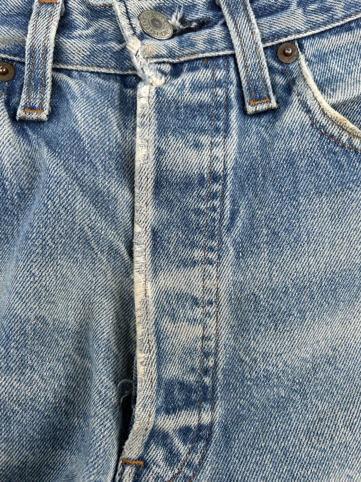 Levi's Vintage Clothing 80's THRASHED Levi's 555 Reconstructed Repair Denim Size US 30 / EU 46 - 19 Thumbnail