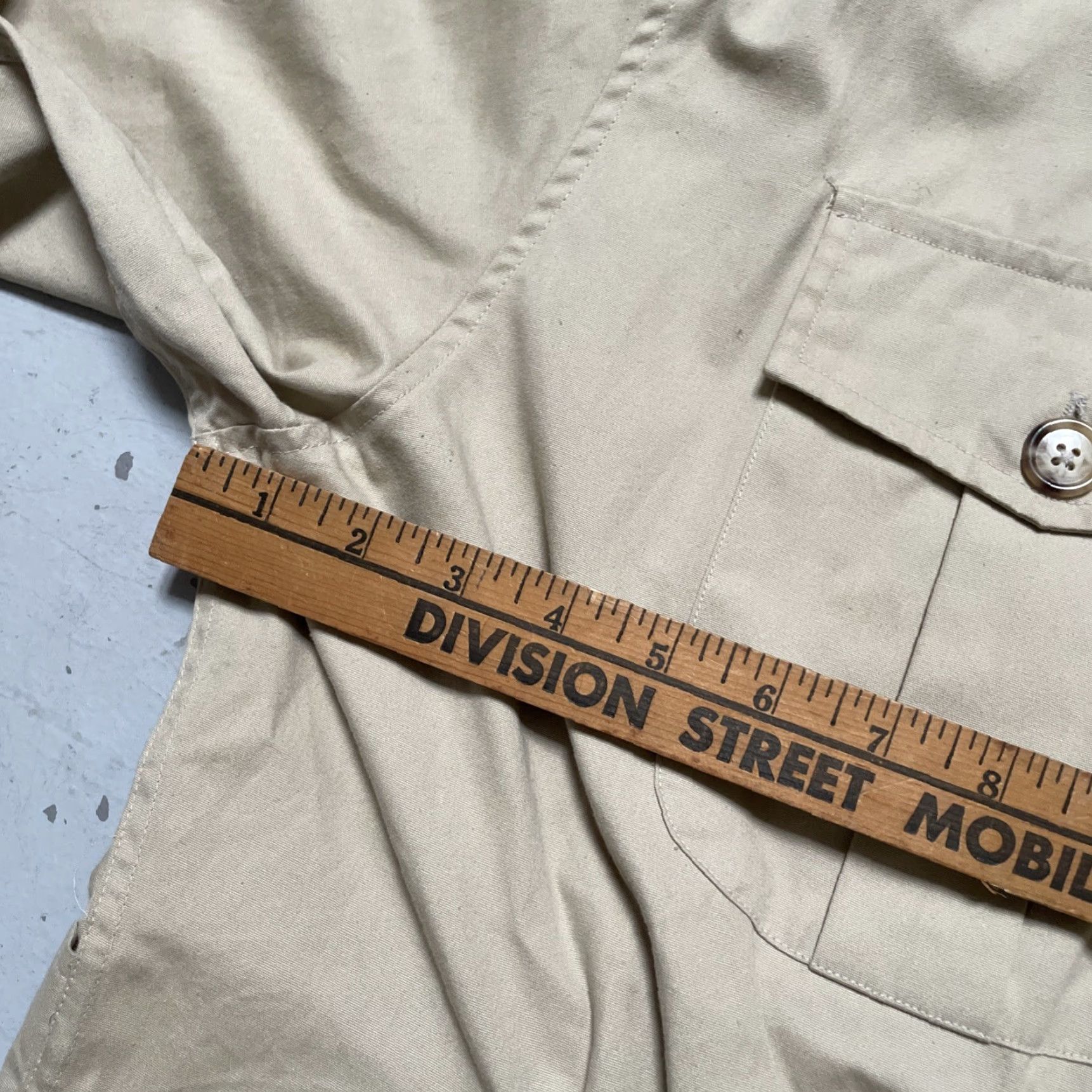 Abercrombie & Fitch VINTAGE Abercrombie & Fitch Safari Hunting Outdoor Fishing Travel Jacket XL Beige Unisex Adults NWT 70s 80s Military Year theme NOS Deadstock Leather? Size US XL / EU 56 / 4 - 3 Thumbnail