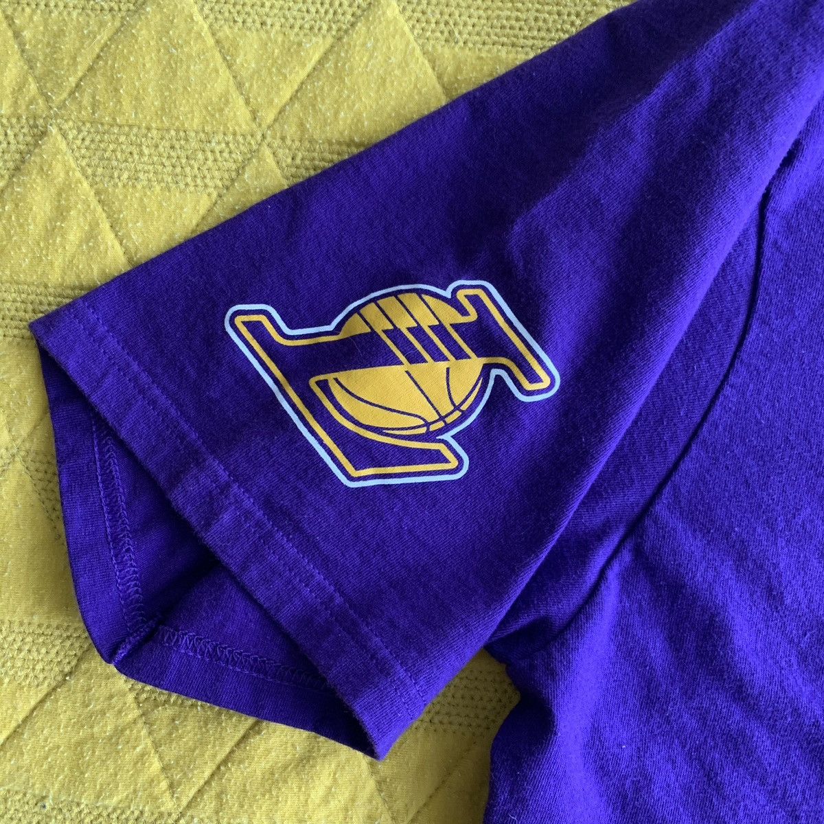 Adidas × NBA Retro LA LAKERS ADIDAS T-SHIRT LARGE RIP KOBE Size US L / EU 52-54 / 3 - 4 Thumbnail