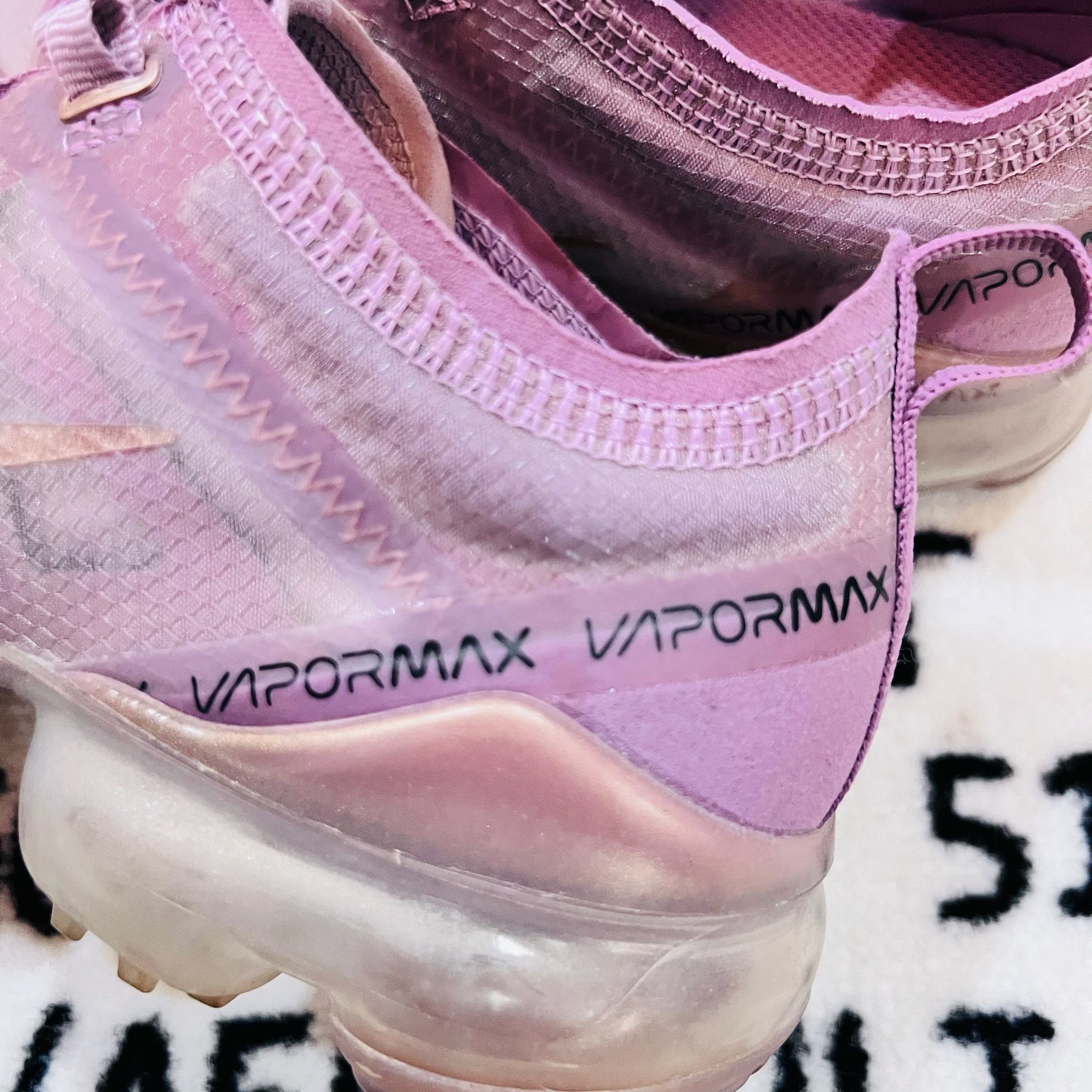 Nike W Nike Air Vapormax 2019 Soft Pink AR6632-500 Size US 5 / IT 35 - 6 Thumbnail