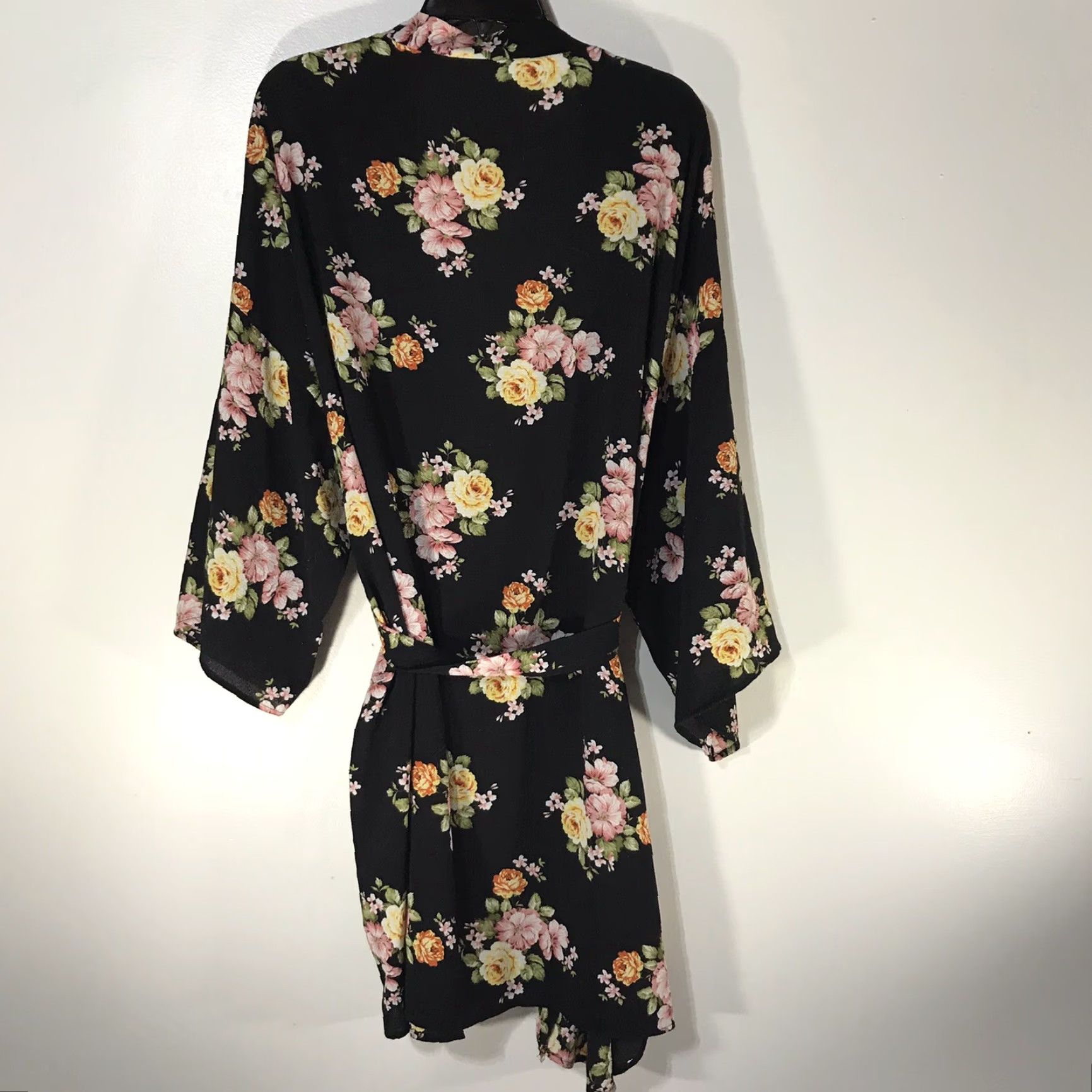 Pinko PinkBlush Floral Swimsuit Cover-Up Robe Women’s Size M Multicolor 3/4 Sleeve USA Size ONE SIZE - 2 Thumbnail