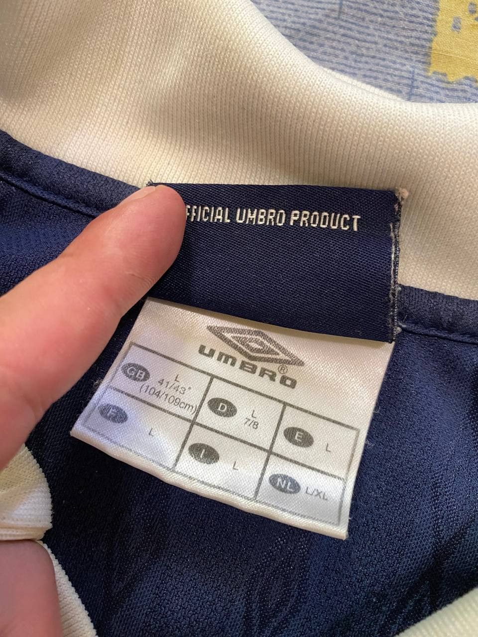 Umbro Umbro Vintage Streetwear T-Shirt Size US L / EU 52-54 / 3 - 3 Thumbnail