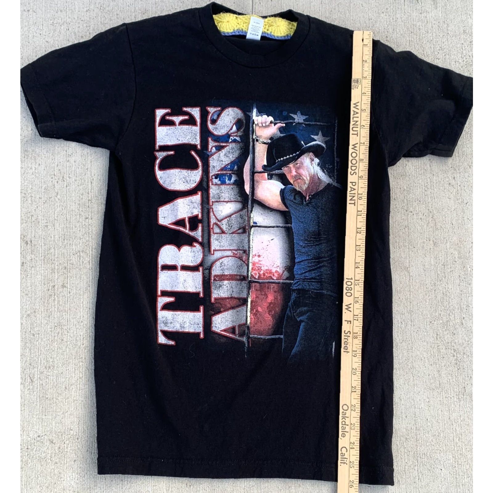 Tultex VINTAGE Trace Adkins T-Shirt Concert Tee Bamd Tour size S Black Unisex Adults Short Sleeve Solid Graphic Print Band Music Shirts Mens/Womens Size US S / EU 44-46 / 1 - 6 Thumbnail