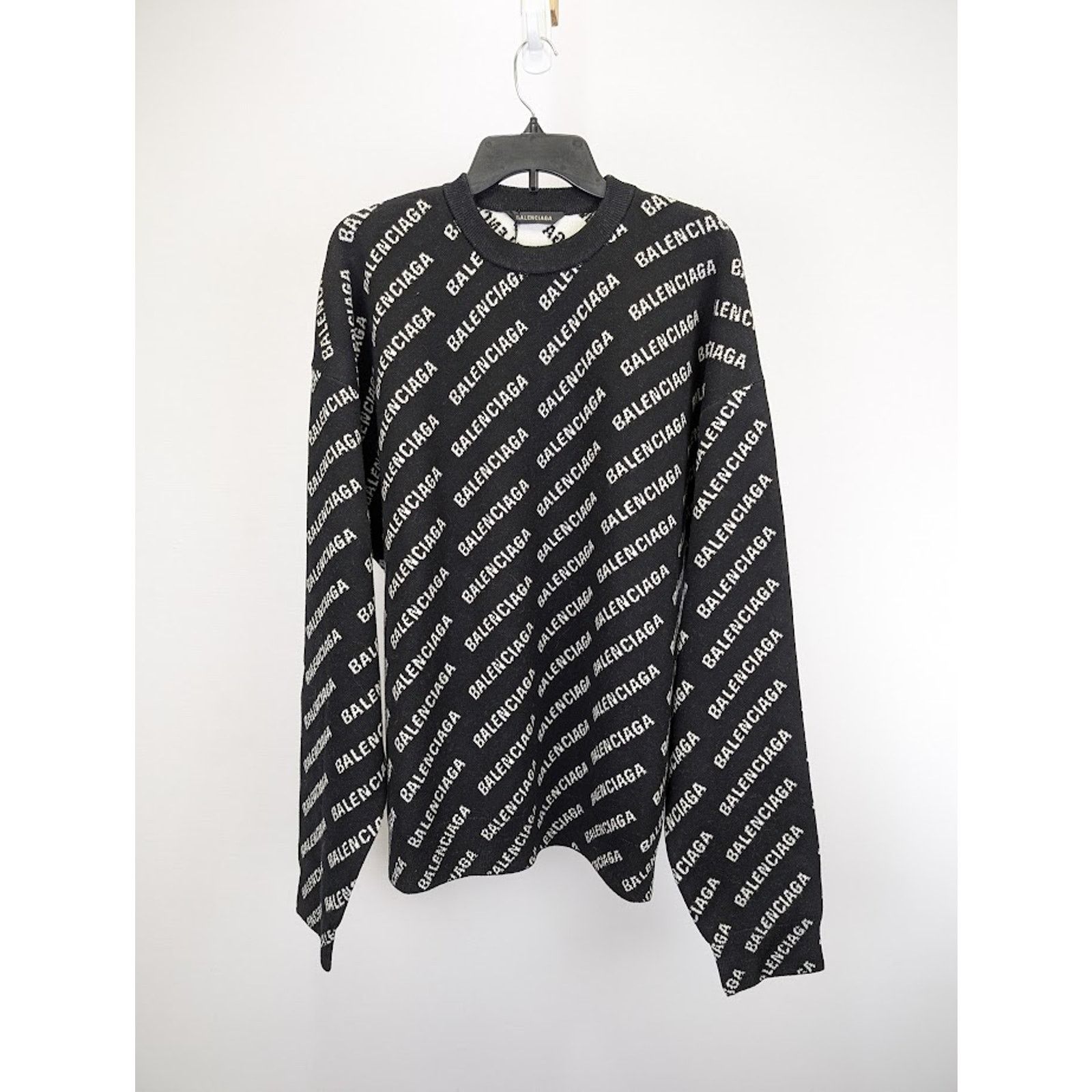 Balenciaga o1rshd1 All Over Logo Sweater in Black Size US M / EU 48-50 / 2 - 2 Thumbnail
