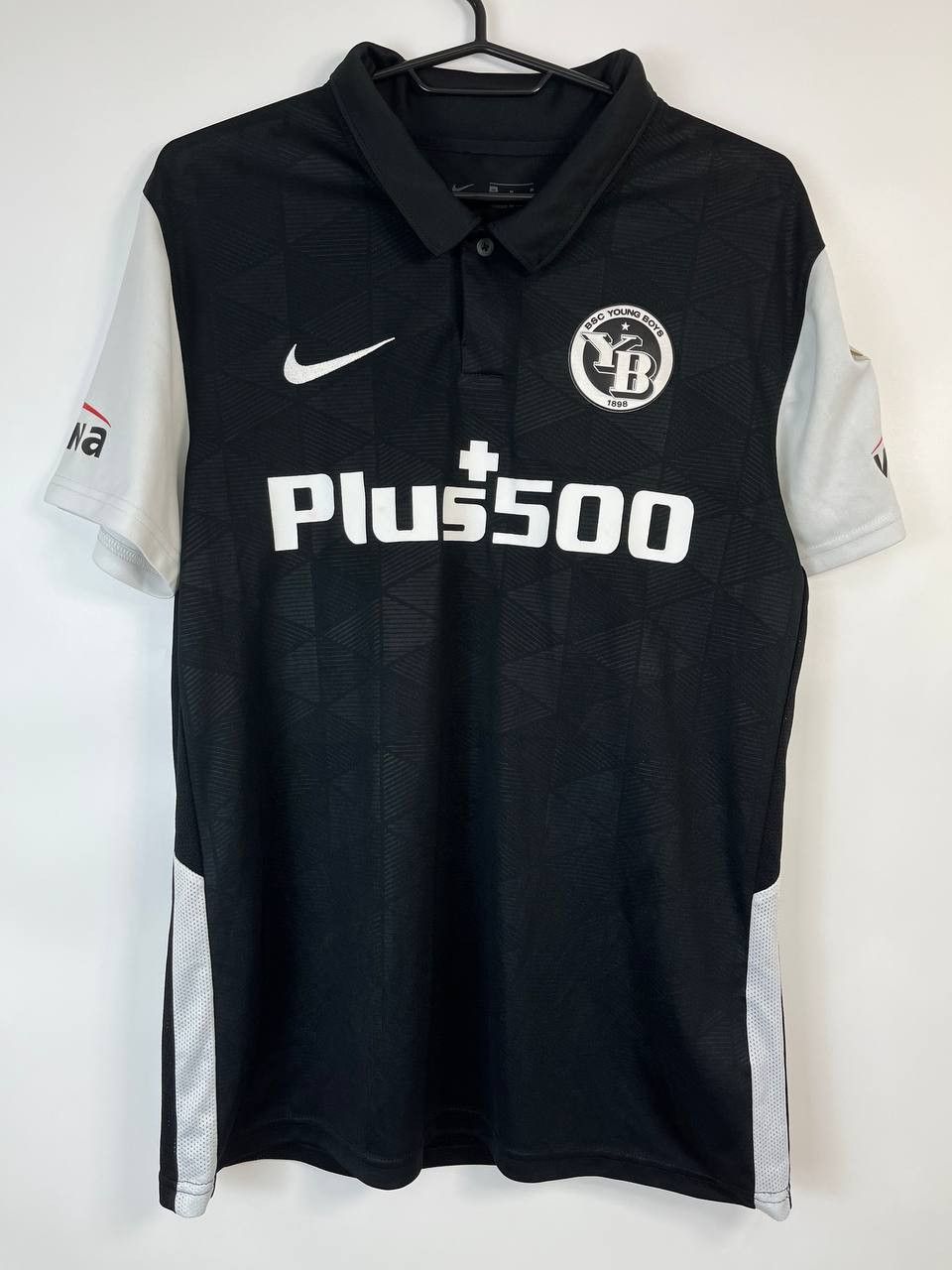 Nike YOUNG BOYS 2020-21 AWAY SHIRT NIKE BV6725-010 DRI-FIT SIZE M Size US M / EU 48-50 / 2 - 1 Thumbnail