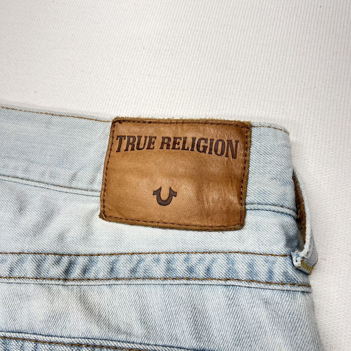 True Religion True Religion Jean Shorts Ricky Relaxed Straight Pocket Flap Size US 32 / EU 48 - 15 Thumbnail