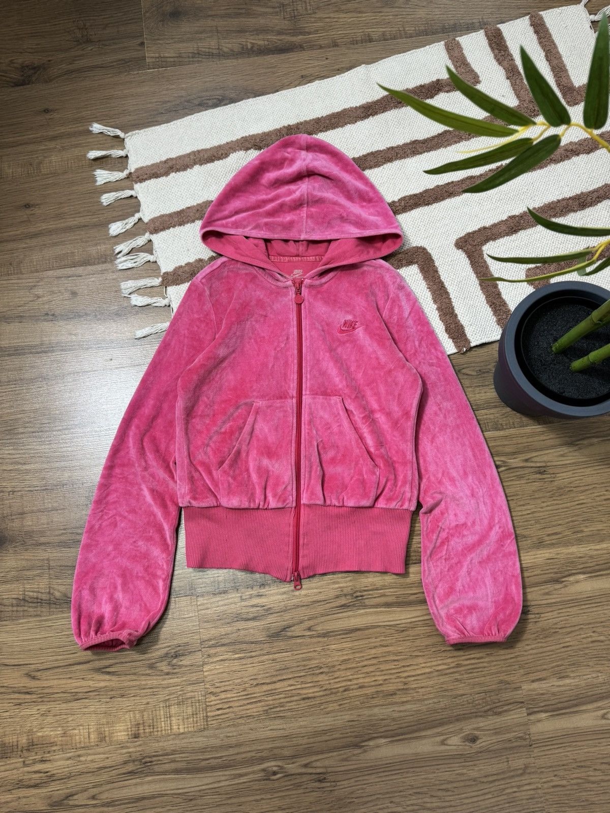 VINTAGE NIKE VELOUR PINK WMNS ZIP HOODIE