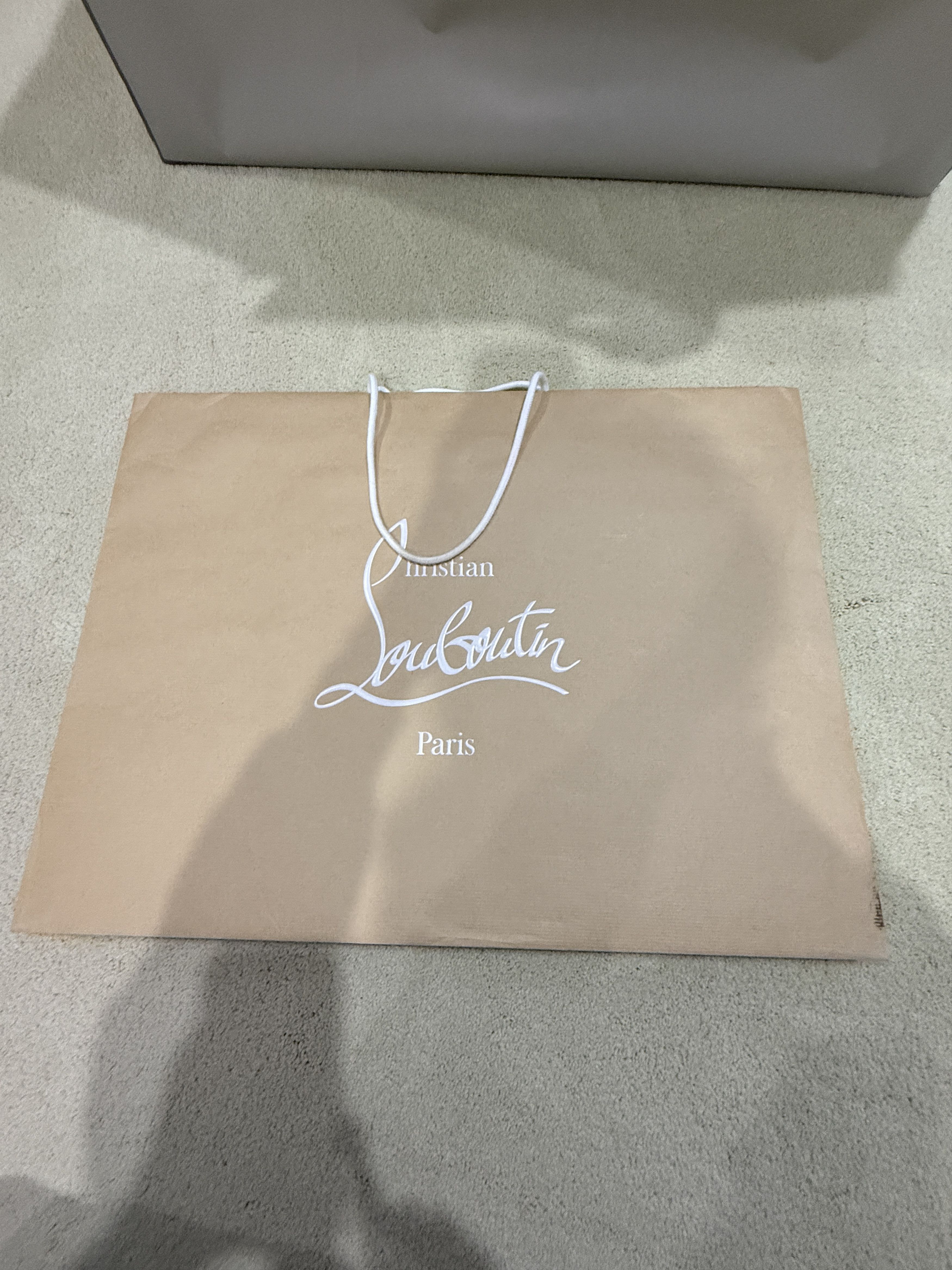 Christian Louboutin New Authentic Large Louboutin Tan Gift Paper Shopping Bags Size ONE SIZE - 1 Thumbnail