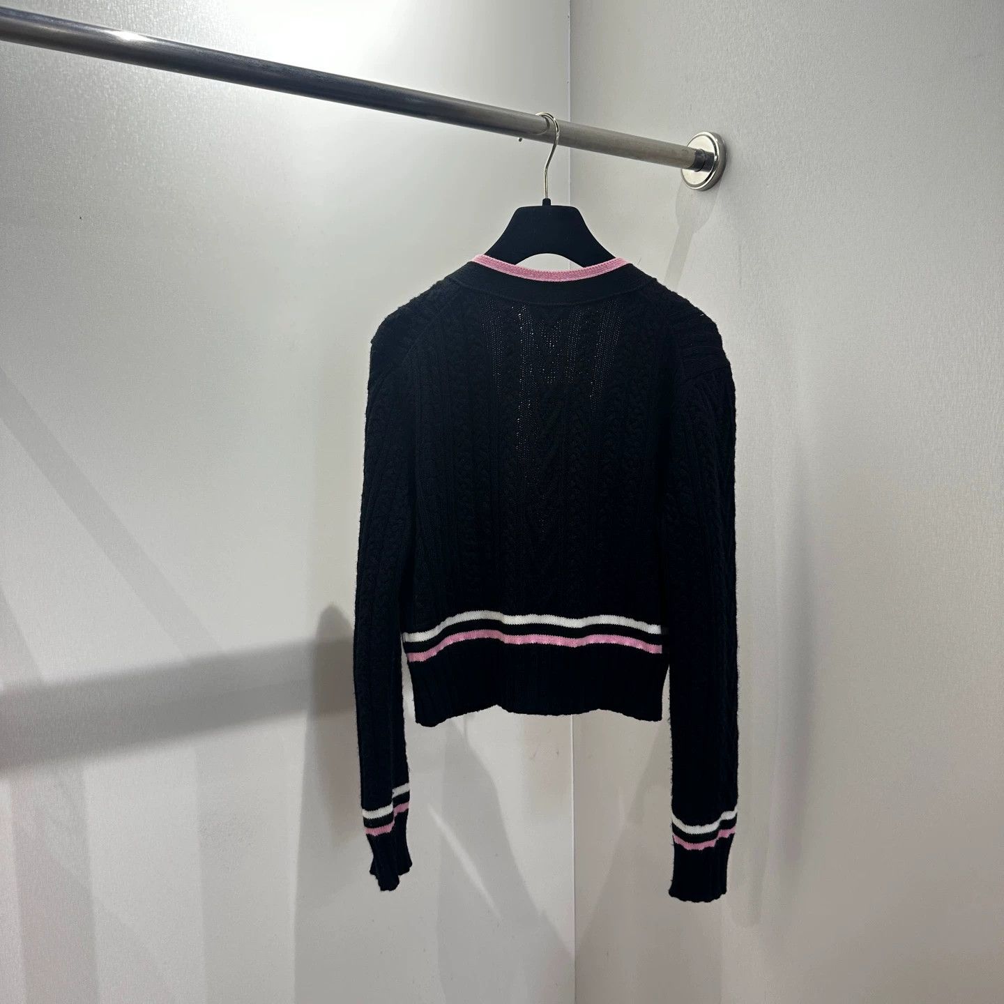 Chanel Chanel Women's Preppy Black & Pink Knit Cardi 36 Size XS / US 0-2 / IT 36-38 - 2 Thumbnail