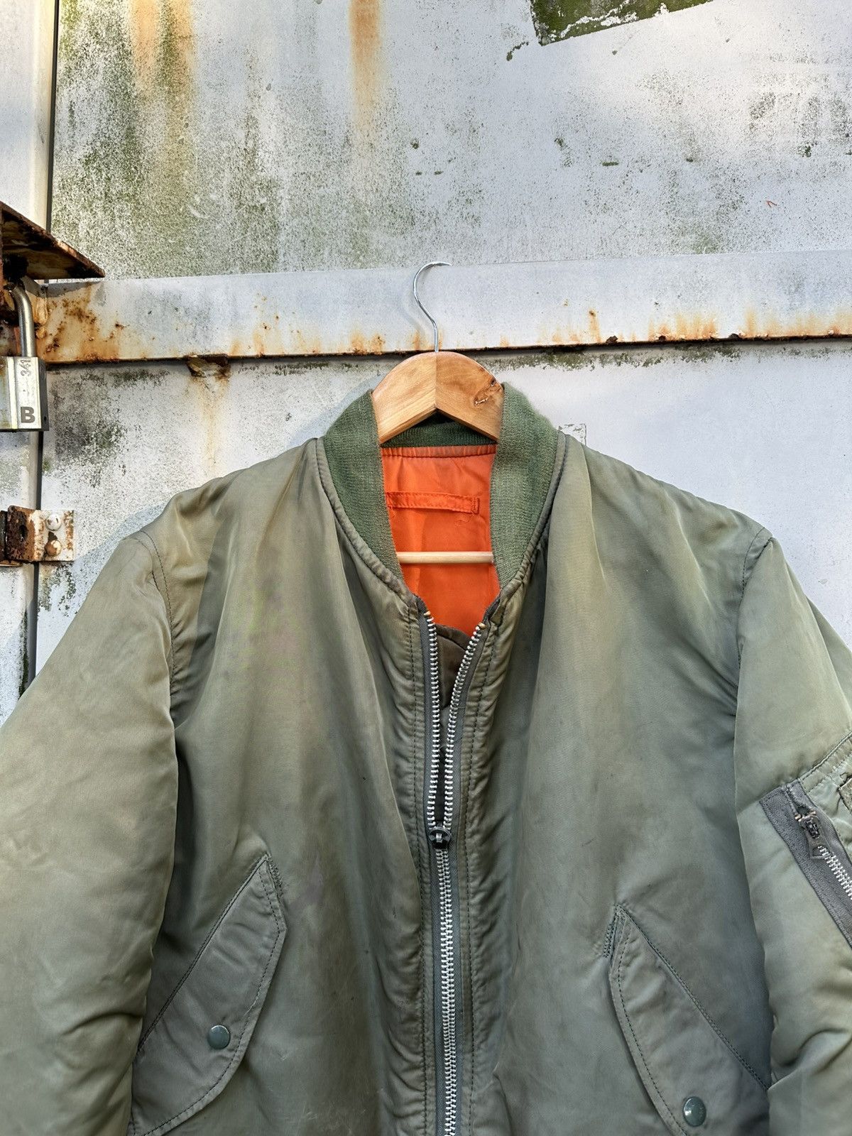 Alpha Industries 🪖Vintage THRASHED MA-1 Alpha Industries Bomber Jacket Size US M / EU 48-50 / 2 - 5 Thumbnail