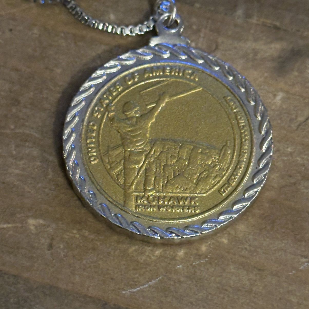 Other American Indian Relief Council 2015 coin pendant necklace Size ONE SIZE - 2 Thumbnail