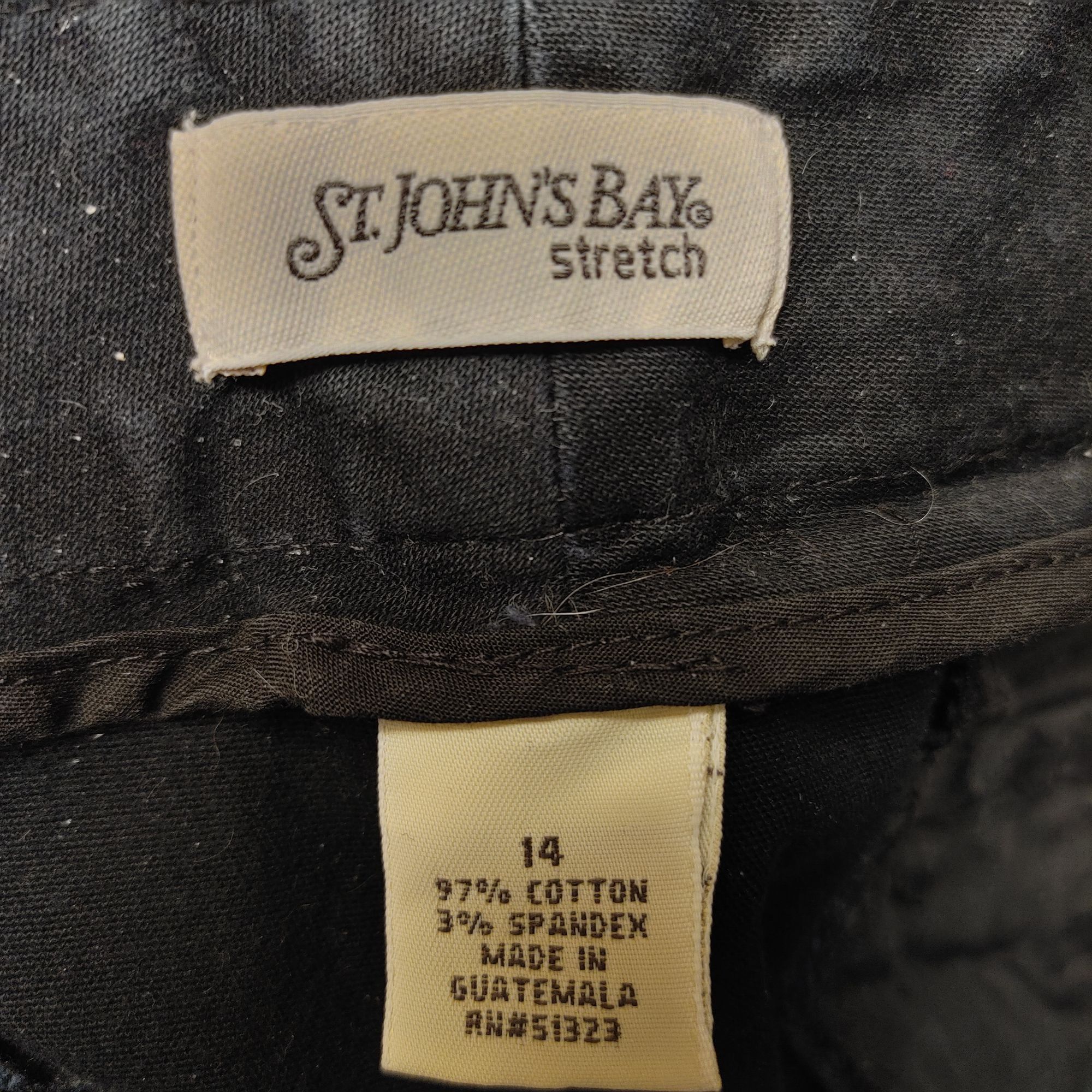 Other St.John's Bay Women's Black Denim Knee Length Jean Shorts 14 Size 36" / US 14 / IT 50 - 3 Thumbnail