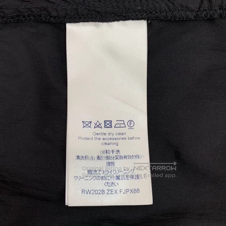 Louis Vuitton Louis Vuitton Black multi-zip pocket logo print paneled ca Size US 38 / EU 54 - 8 Thumbnail
