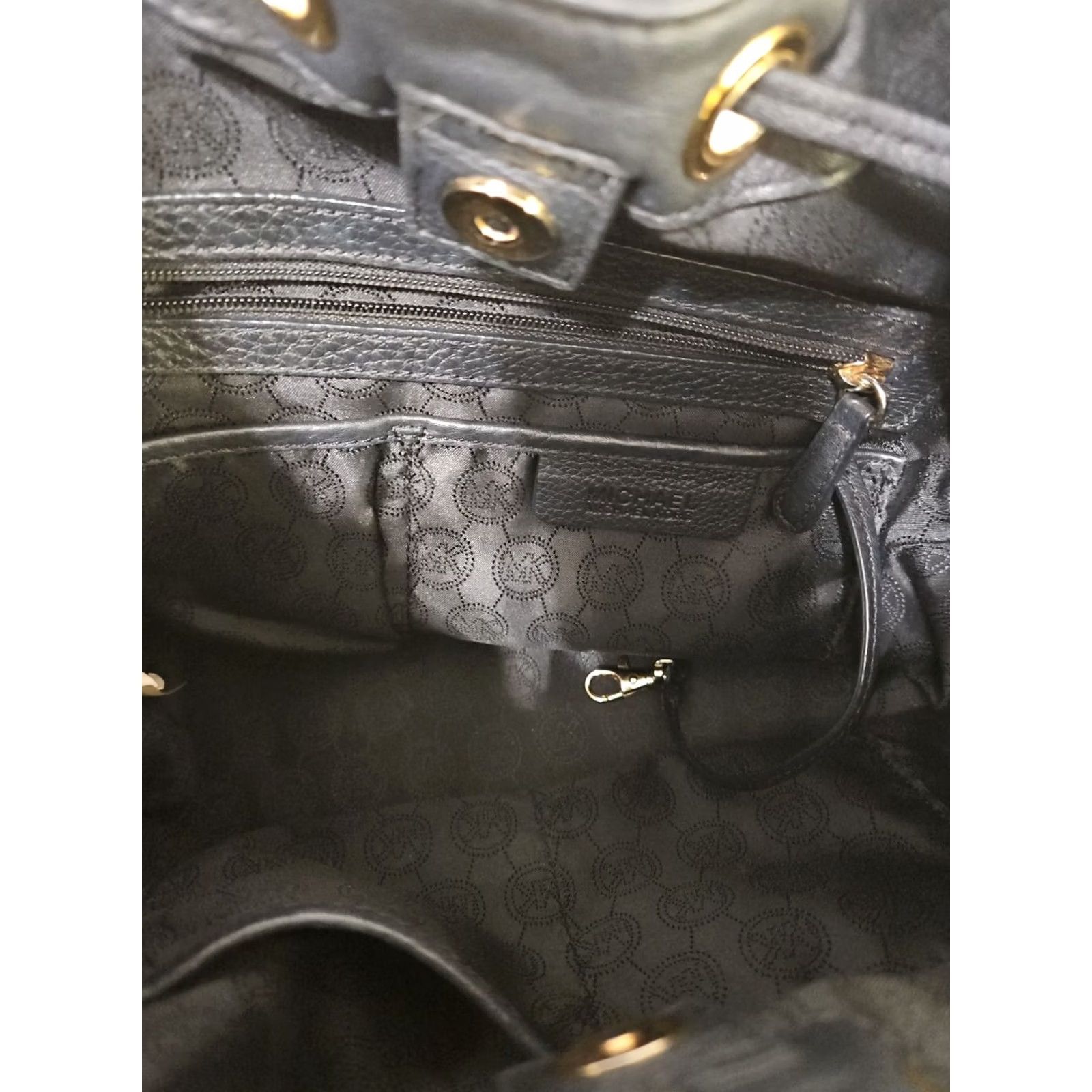 Vintage Michael Kors Camden Large Black Leather Drawstring Bag Shoulder Bag Women Gold Hardware Size ONE SIZE - 8 Thumbnail
