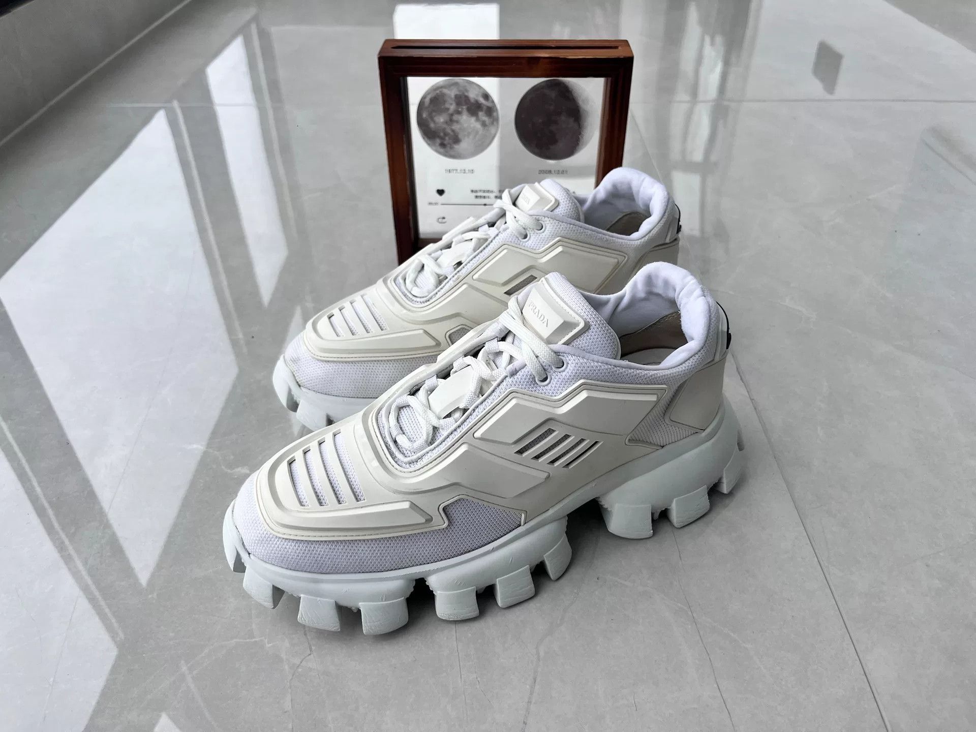 Prada Prada White Lowtop Sneakers 6 Men Size US 6 / EU 39 - 1 Thumbnail