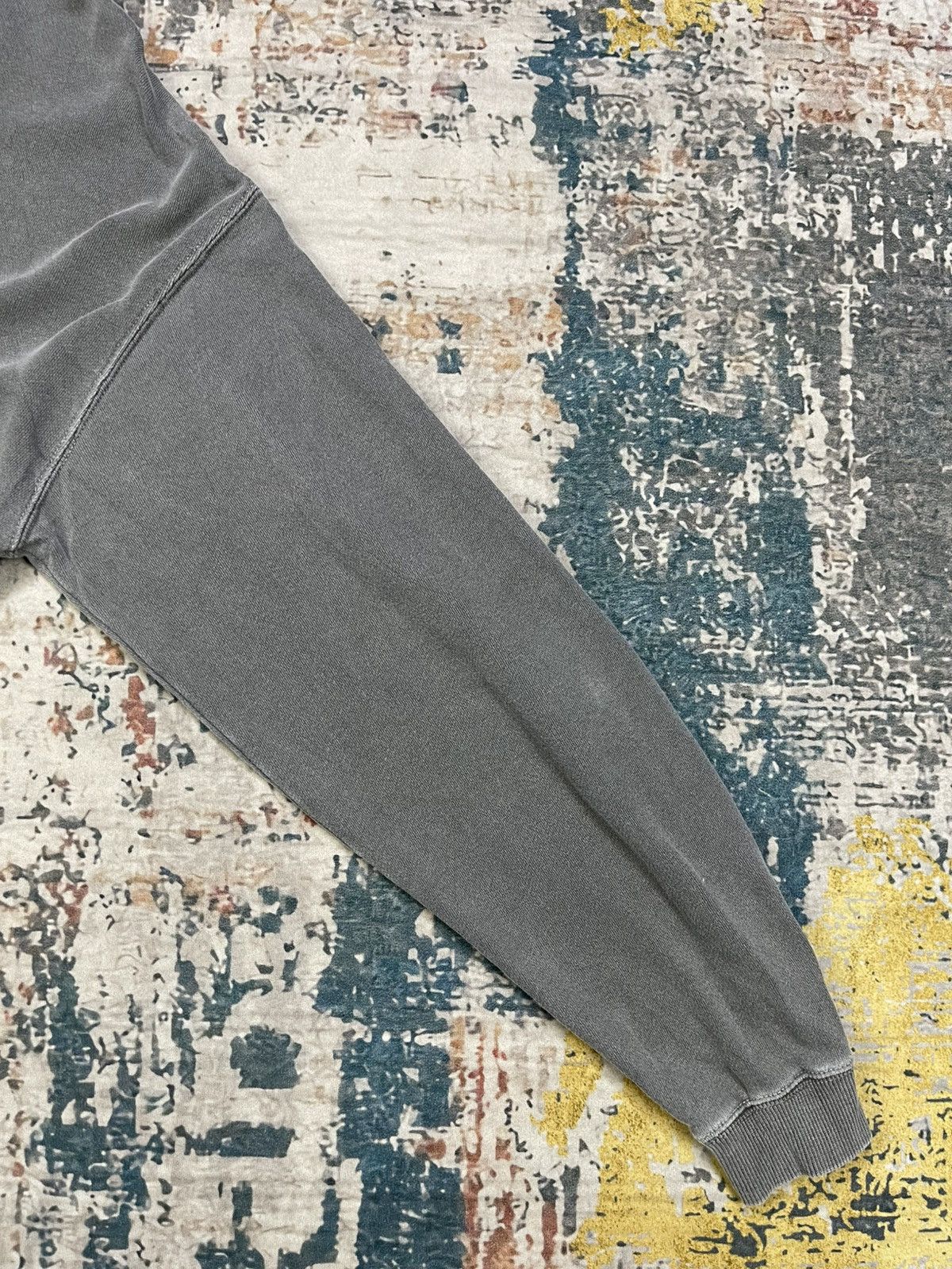 Billabong Vtg 90s Billabong Embossed Logo Faded Grey Sweatshirt Size US M / EU 48-50 / 2 - 8 Thumbnail