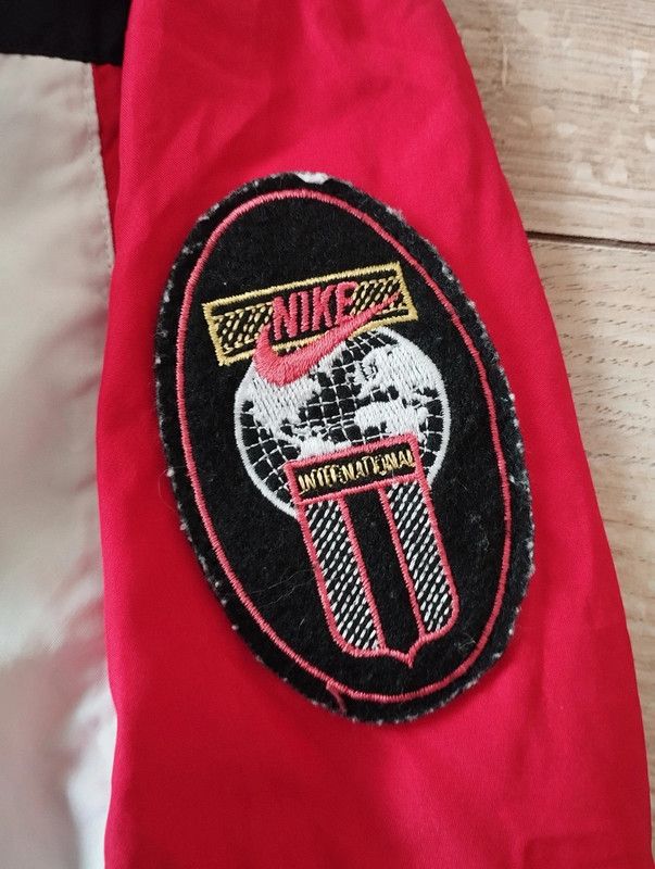 Nike Nike International Windbreaker Jacket 90s L Rare vintage Size US L / EU 52-54 / 3 - 4 Thumbnail