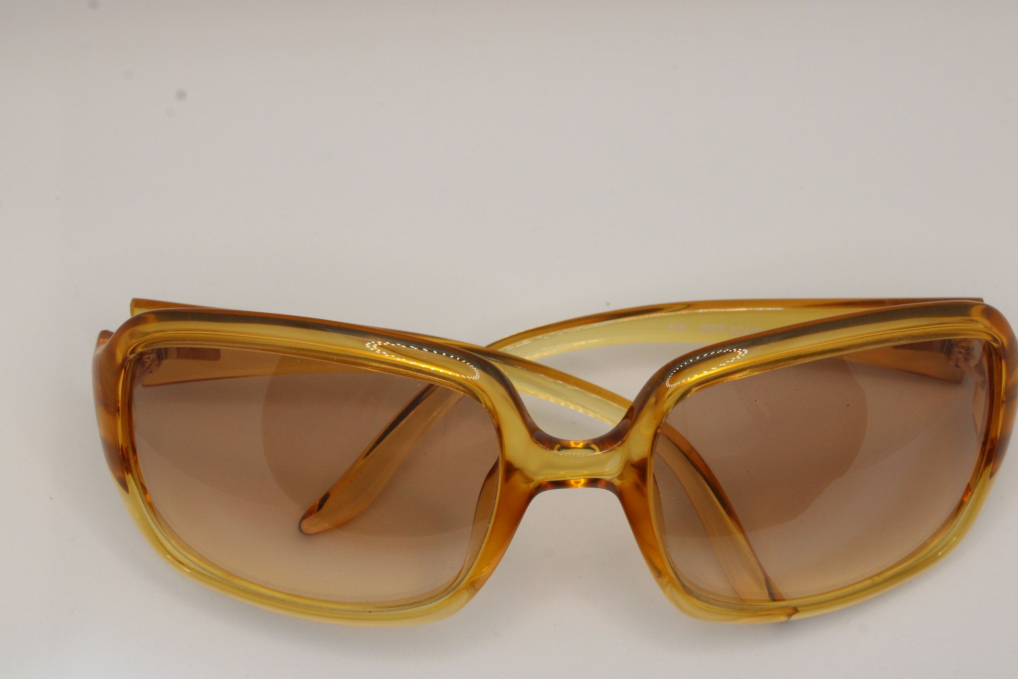 Gianfranco Ferre Fantastic Vtg. Gianfranco Ferre Yellow Sunglasses Size ONE SIZE - 7 Thumbnail