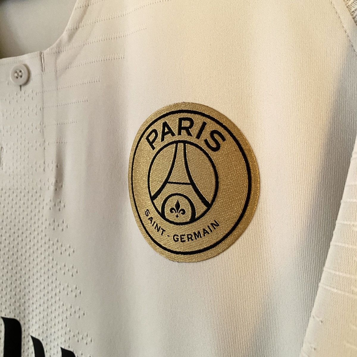 Jordan Brand × Nike 2018 2019 GAME ISSUE PSG Mbappe Nike Away Kit Soccer Jersey Size US M / EU 48-50 / 2 - 6 Thumbnail