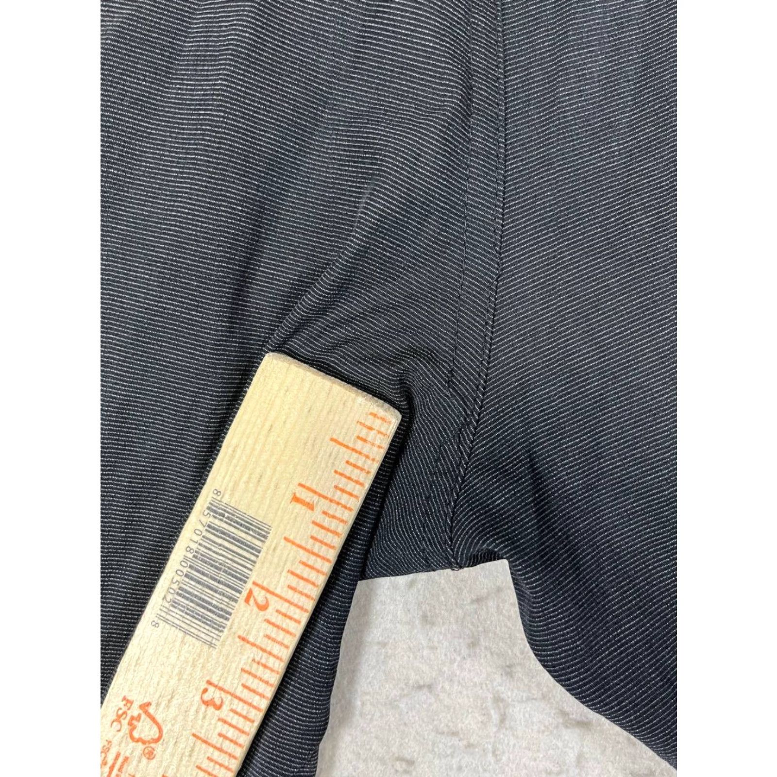 TravisMathew Travis Mathew Men's Chino Golf Shorts Spandex Flat Front Black Size 36 Regular Inseam 9 in Casual Beach Outdoor Golf Seasonal Lightweight Zip Logo Size US 36 / EU 52 - 6 Thumbnail