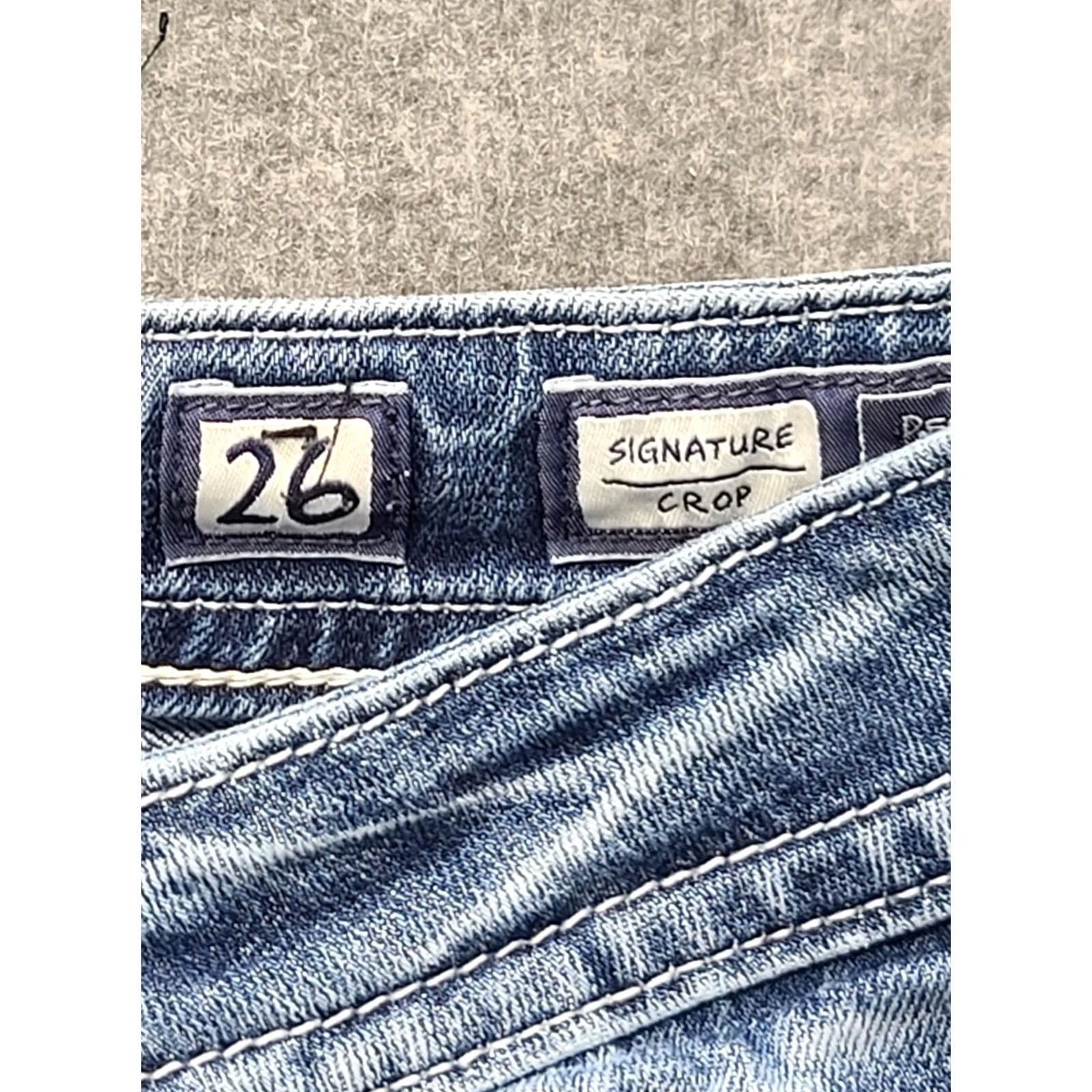 Miss Me Miss Me Capris Womens 26x24 Signature Fit Mid Rise Cropped Stretch Distressed Denim Blue 5-Pocket Embroidered Rhinestone Jeans Size ONE SIZE - 3 Thumbnail