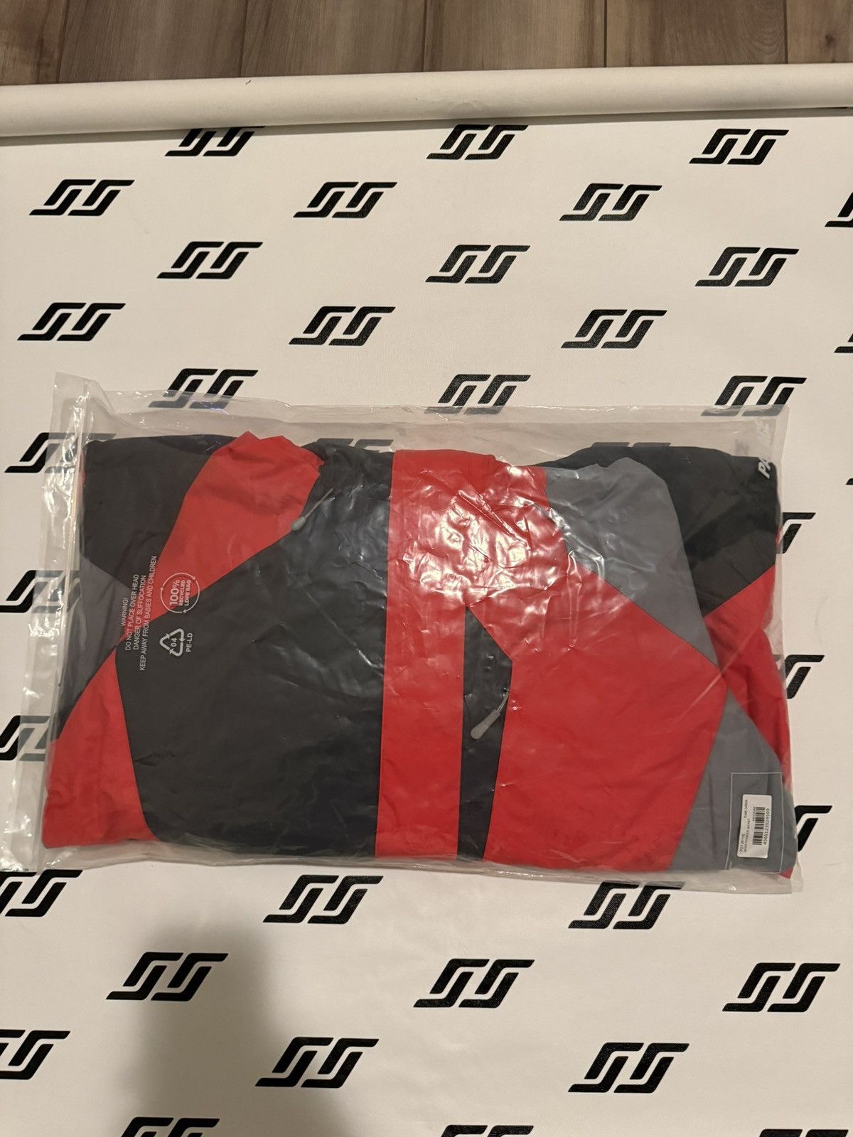 Palace More Powder Jacket in Flame Carbon Size US M / EU 48-50 / 2 - 4 Thumbnail