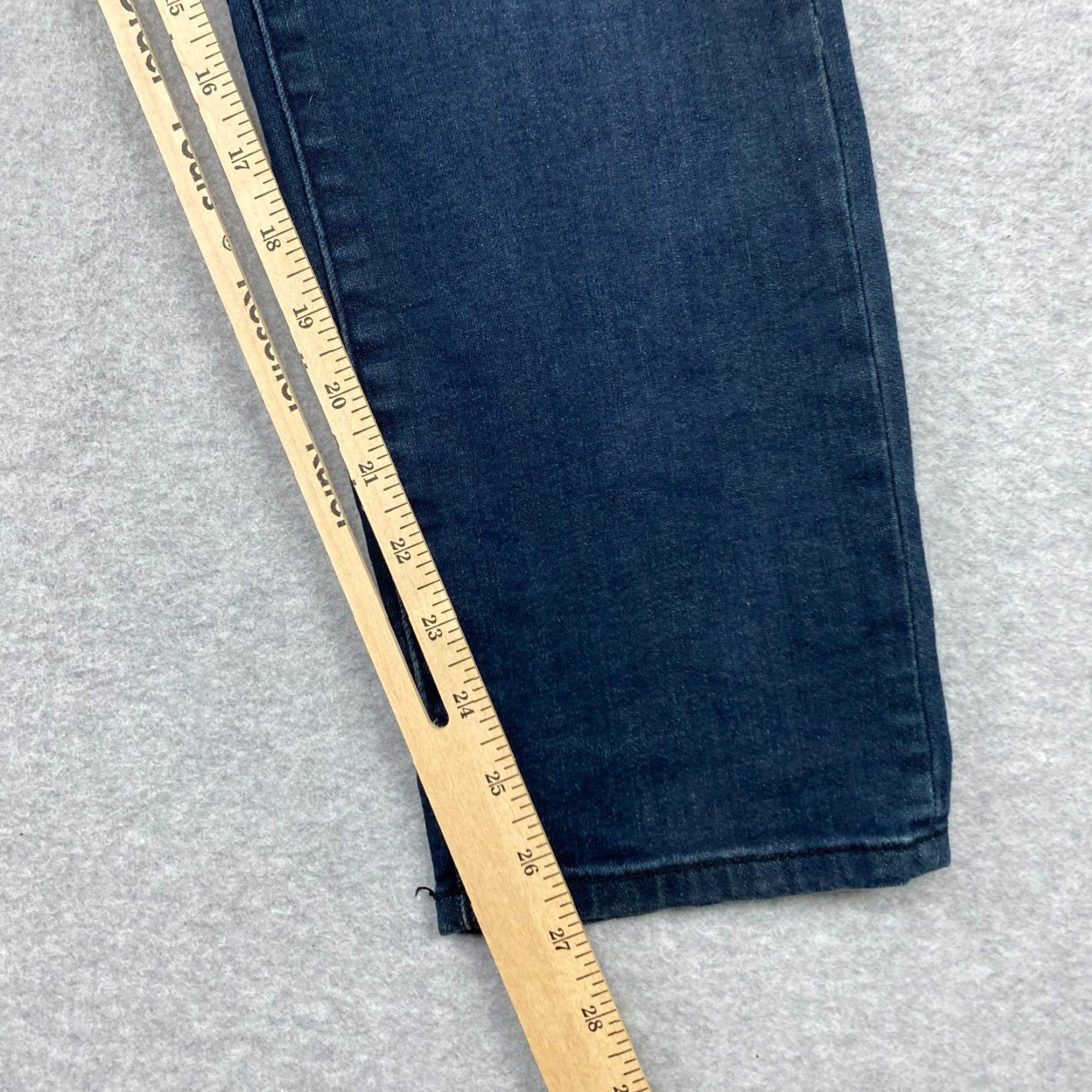 Vintage Kut From the Kloth Jeans Womens 10 Blue Cropped Mid-Rise Dark Wash Distressed Size 32" / US 10 / IT 46 - 6 Thumbnail