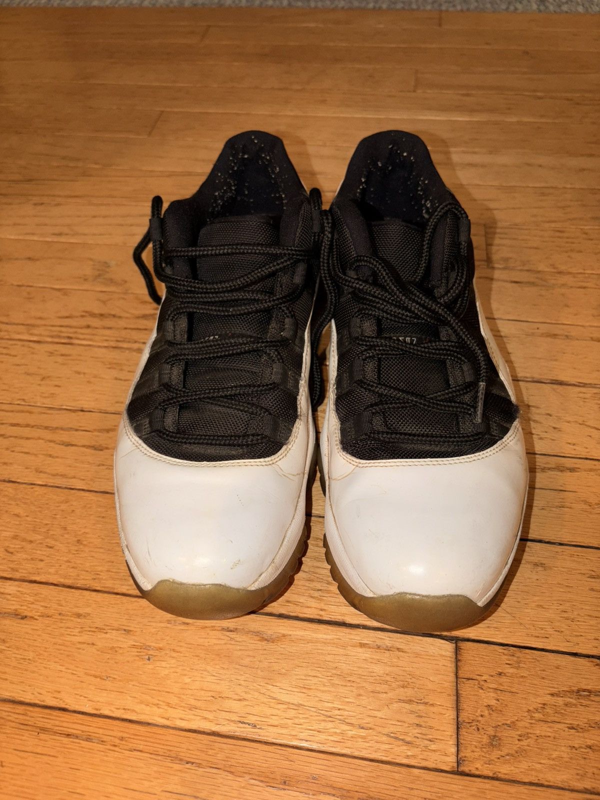 Jordan Brand Jordan 11 Low ‘Tuxedo’ Size US 11 / EU 44 - 3 Thumbnail