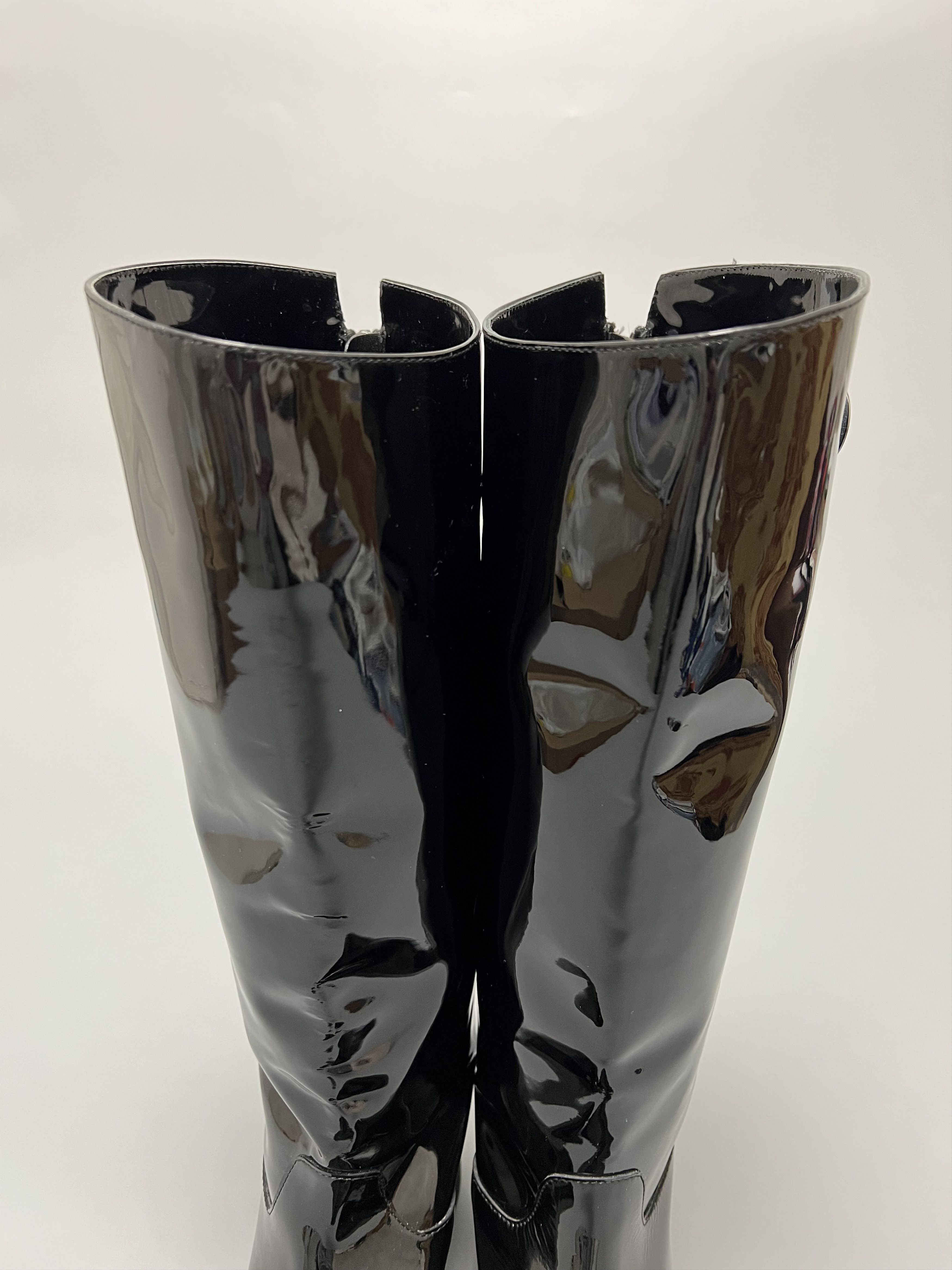 Burberry Burberry Shiny Patent Leather Black Boots Flat Knee Length Size US 8 / IT 38 - 9 Thumbnail