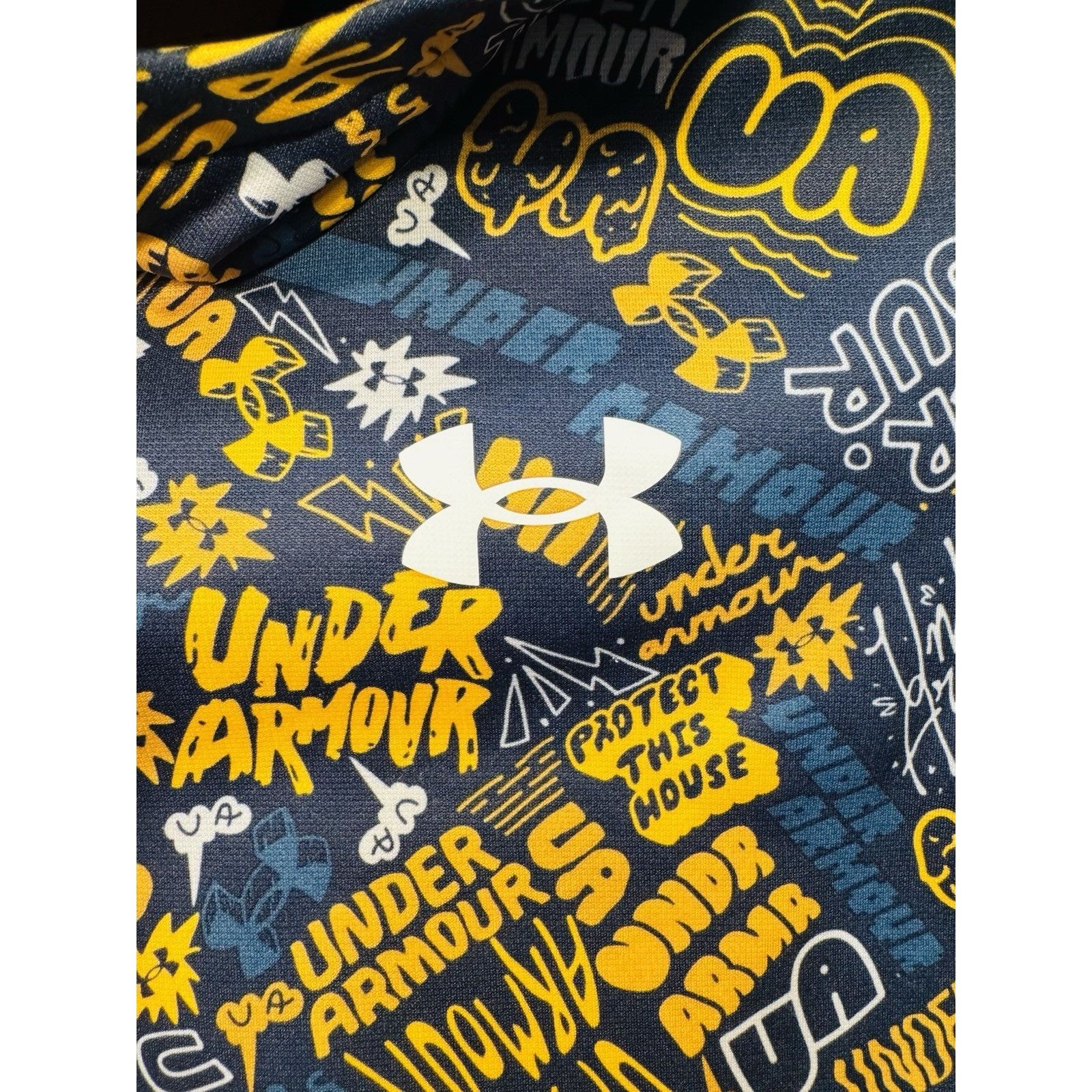 Under Armour Under Armour Yellow Logo Pullover Hoodie Sweater Jacket Boys Size US XS / EU 42 / 0 - 2 Thumbnail