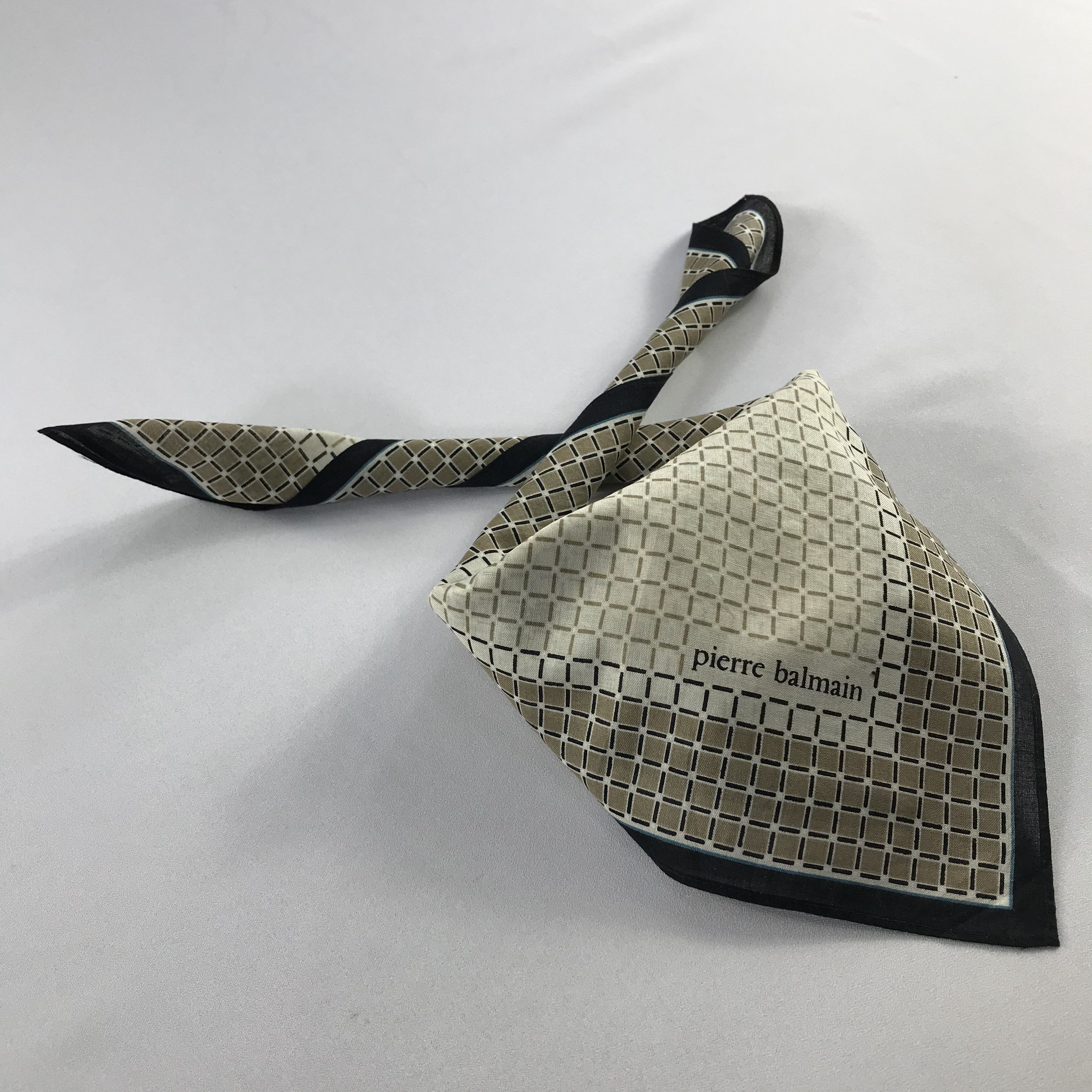 Pierre Balmain Pierre Balmain Handkerchief / Bandana / Neckerchief C565 Size ONE SIZE - 2 Thumbnail