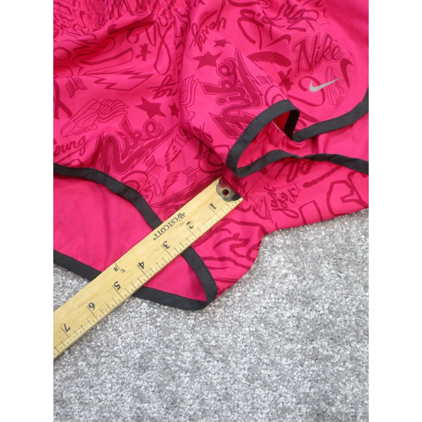 Nike Nike Shorts Womens Small Dri Fit Graphic Pink Lightweight 2.5" Athletic Running Gym & Training 90s? Size 28" / US 6 / IT 42 - 4 Thumbnail
