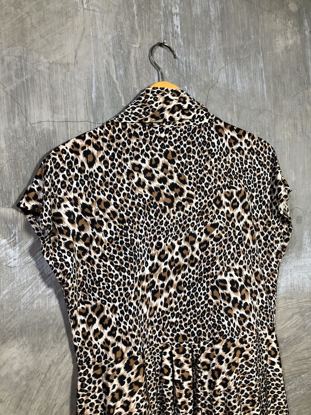 Japanese Brand × Vintage Unknown - Japanese Leopard Outer T-shirts Size ONE SIZE - 9 Thumbnail