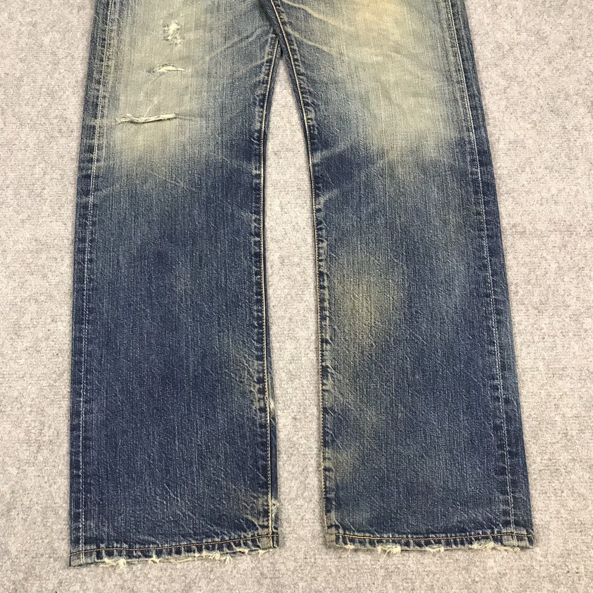 Levi's Vintage Clothing VINTAGE LEVIS 501 32X33 DISTRESSED DENIM PANTS Size US 32 / EU 48 - 2 Thumbnail