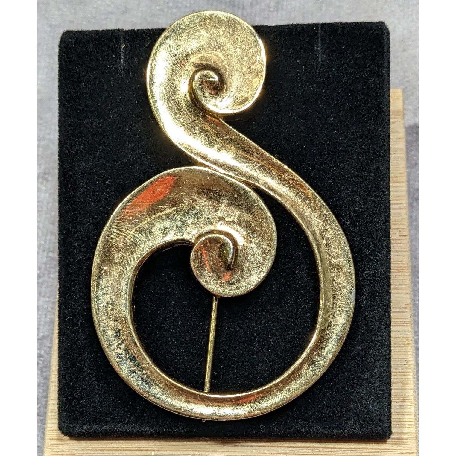 Givenchy Vintage Givenchy Modern Abstract Swirl Music Symbol Brooch Size ONE SIZE - 3 Thumbnail