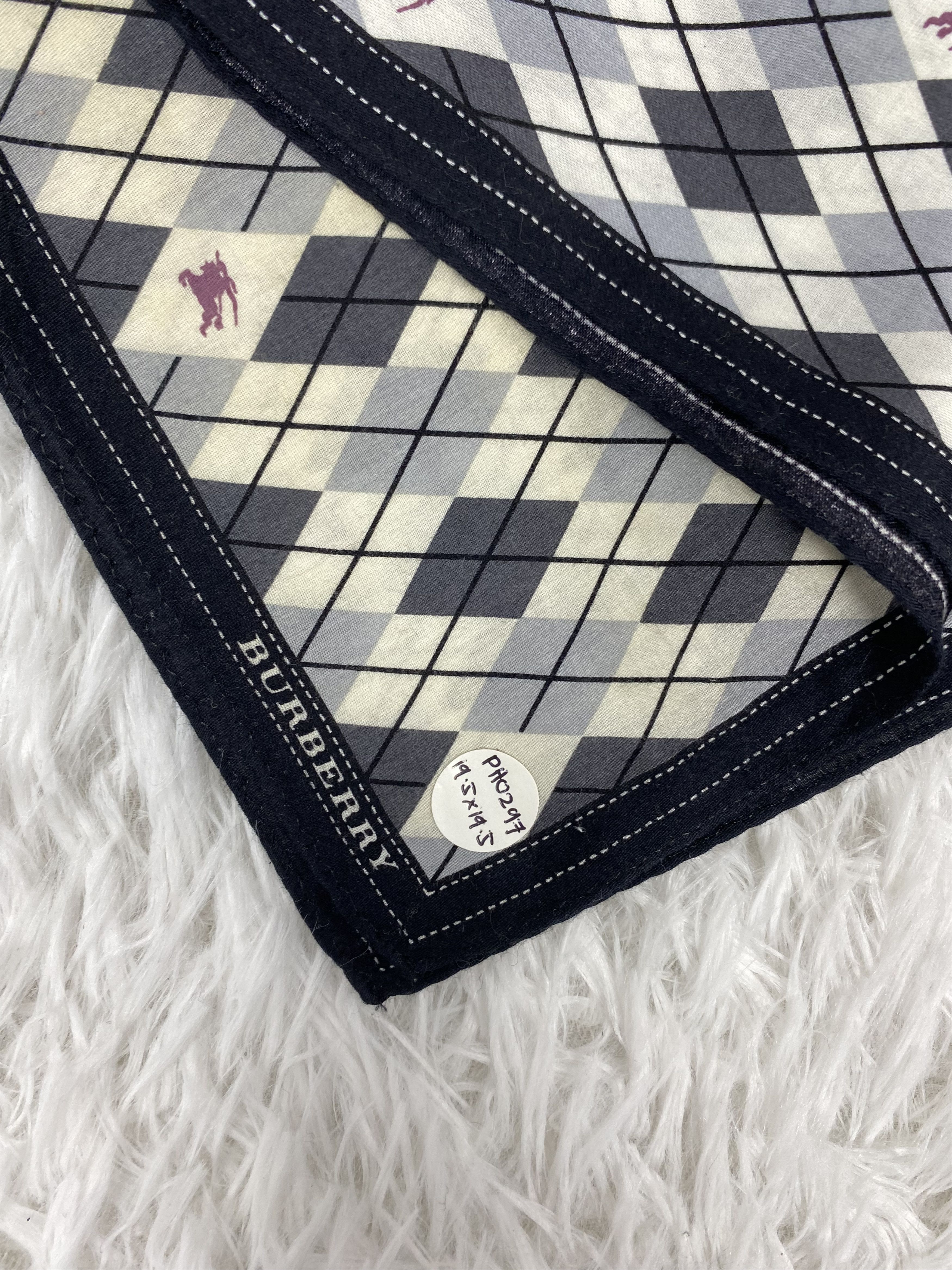 Burberry × Vintage Vintage Burberry Handkerchief Neckerchief PH0297 Size ONE SIZE - 2 Thumbnail